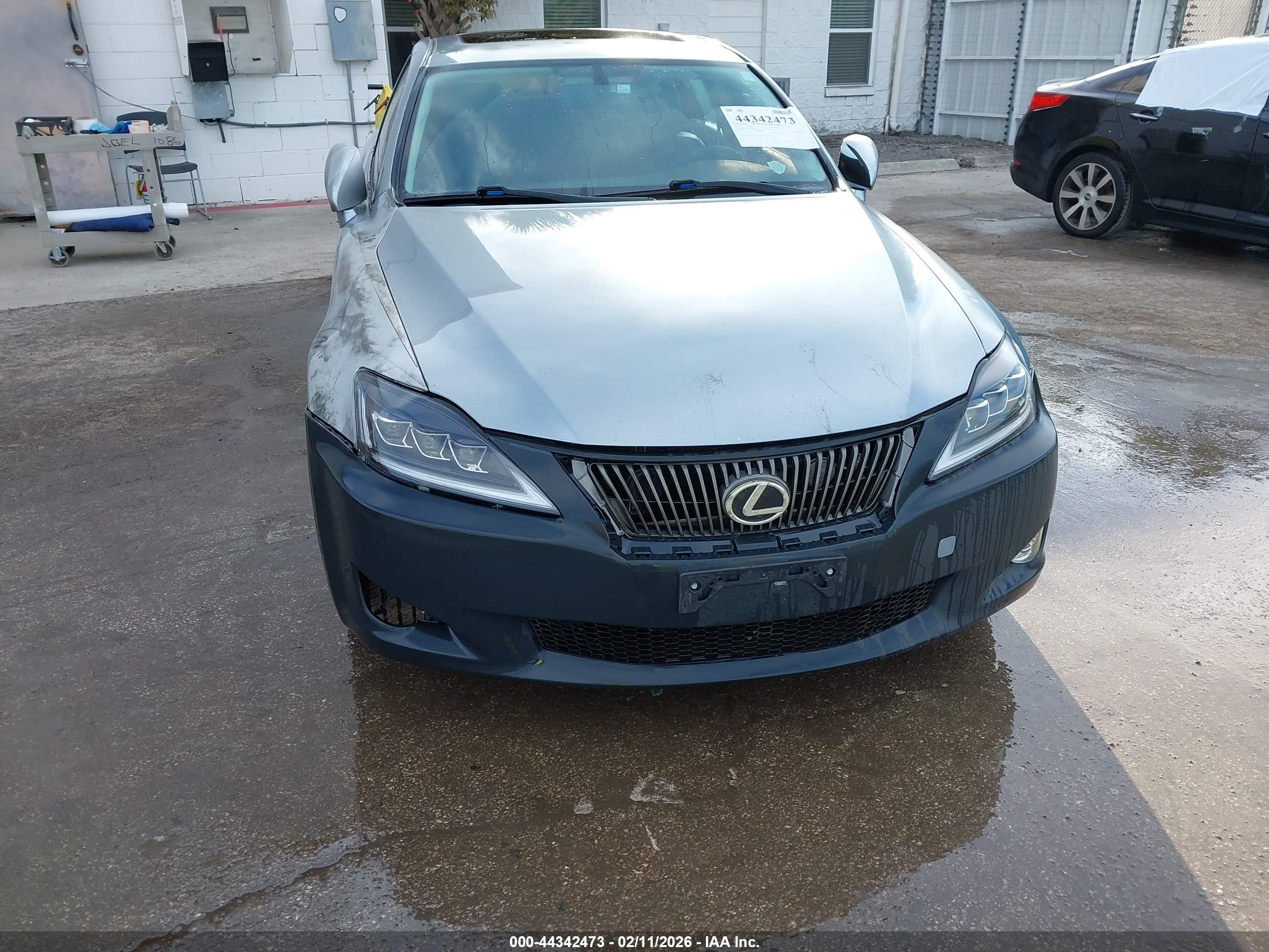 LEXUS IS image 6