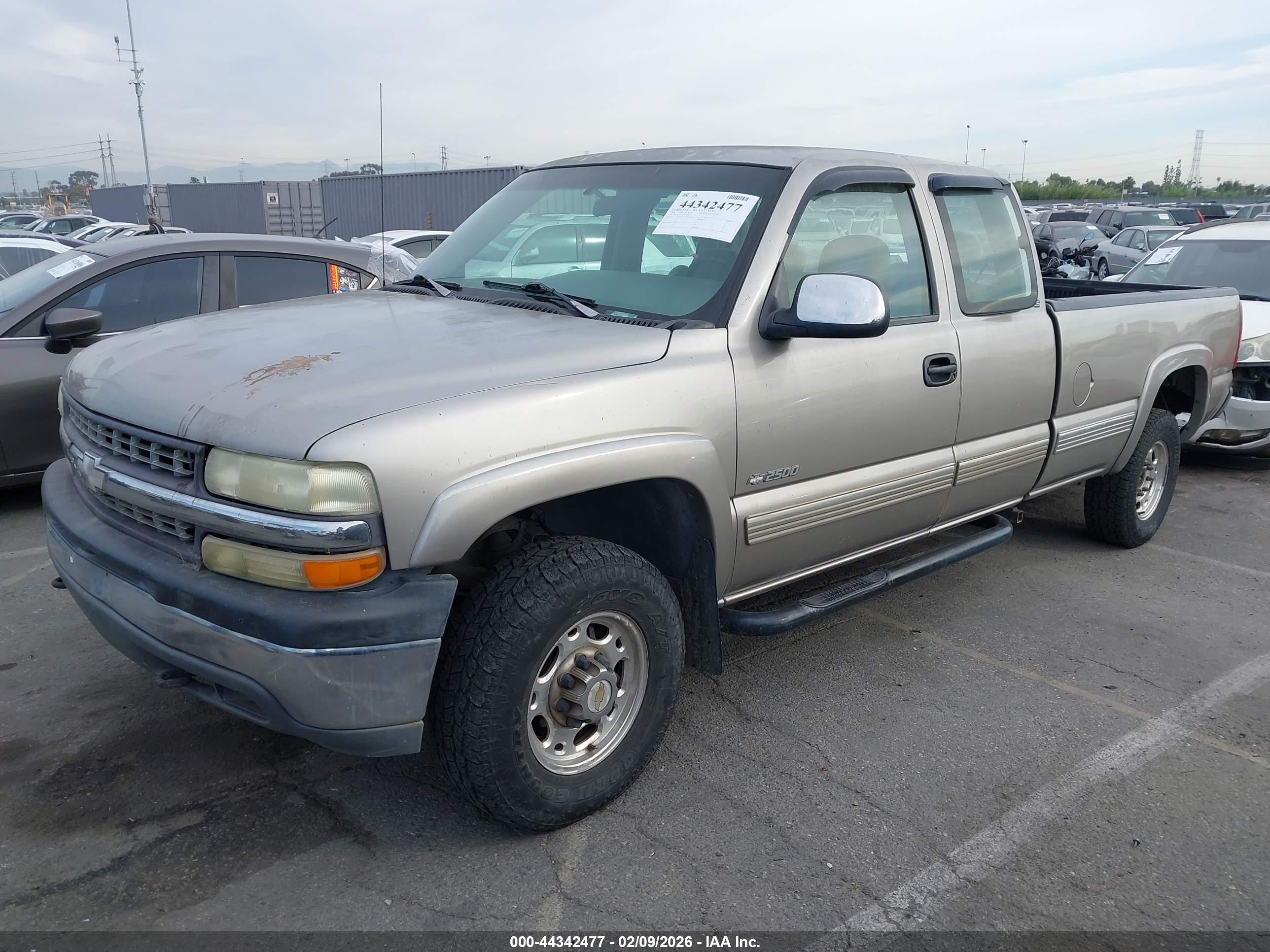 CHEVROLET SILVERADO image 2