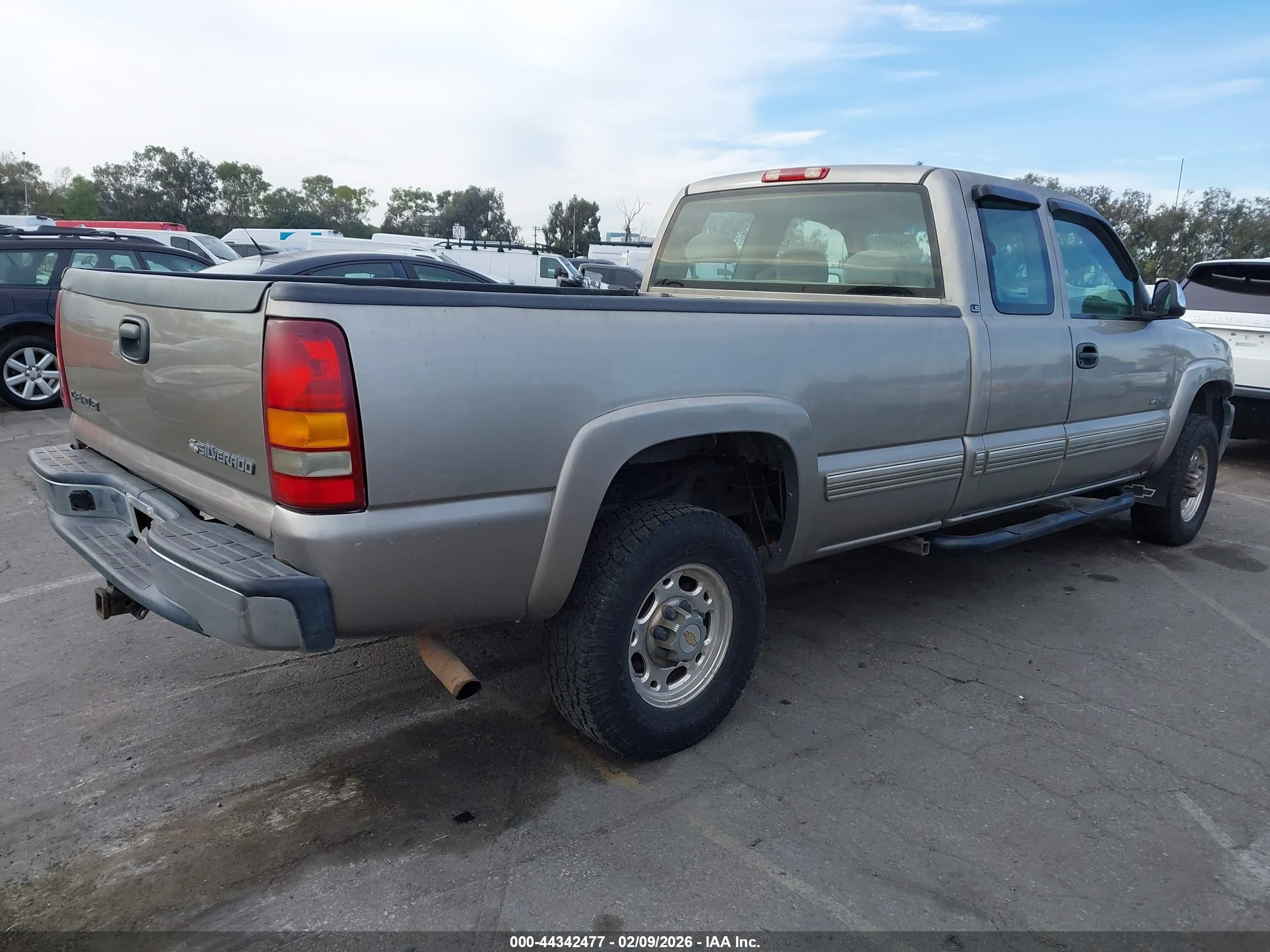 CHEVROLET SILVERADO image 4