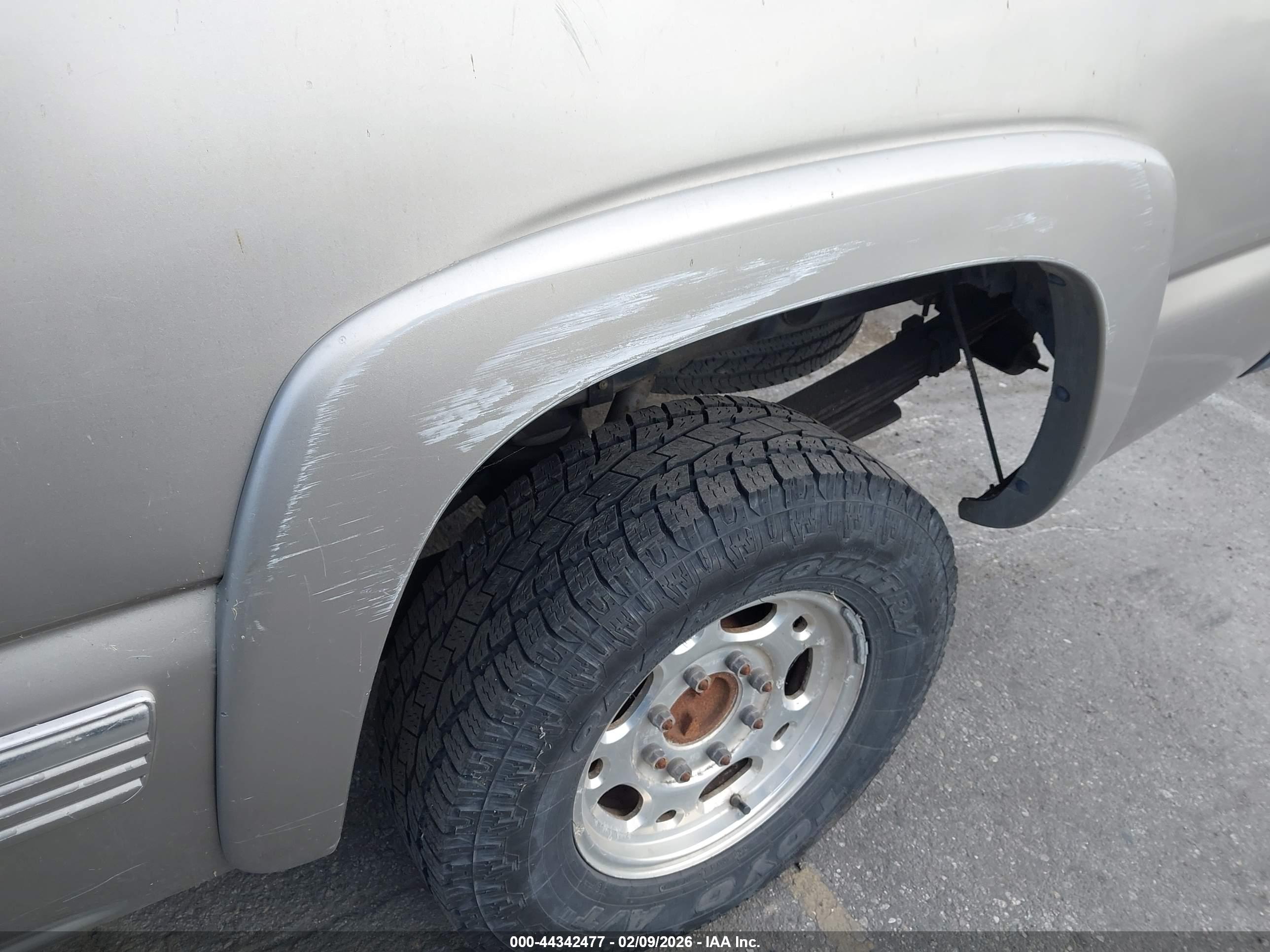 CHEVROLET SILVERADO image 6