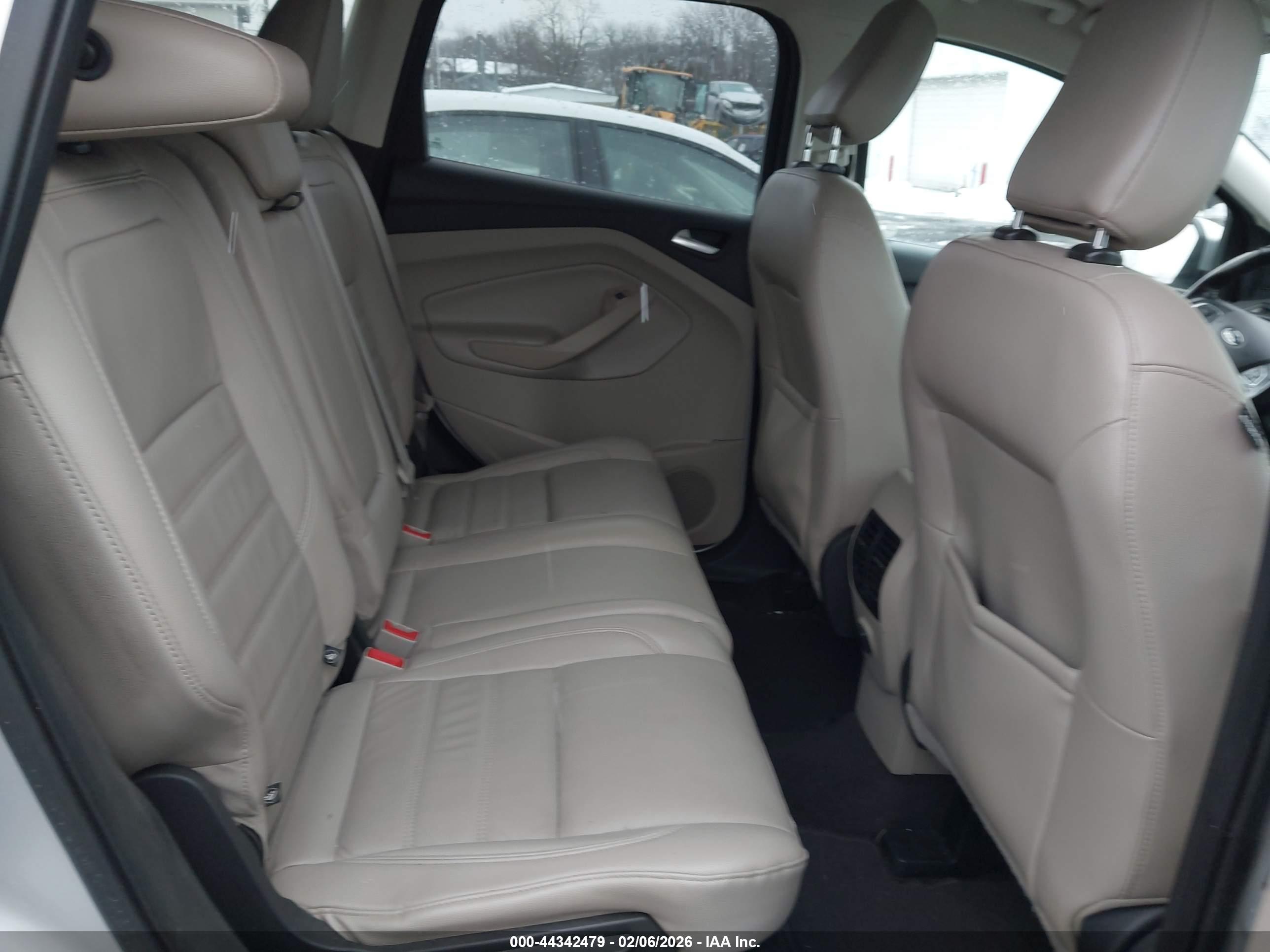 FORD ESCAPE image 8