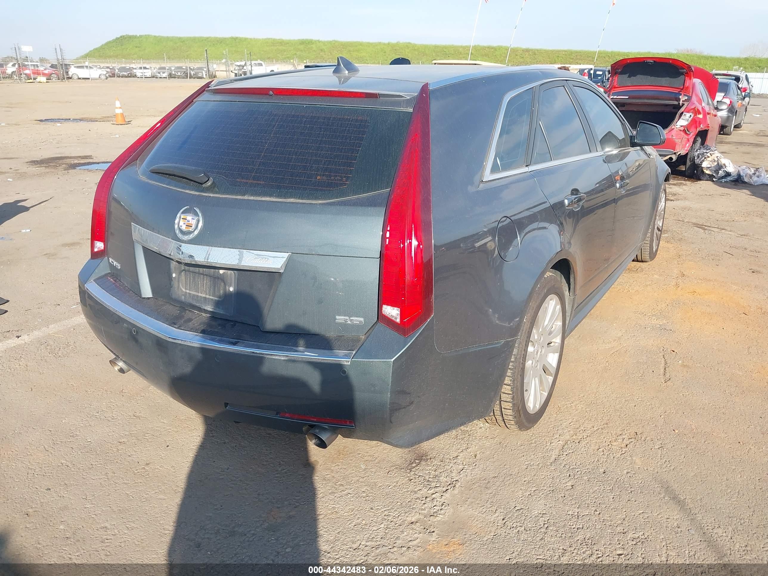 CADILLAC CTS image 4