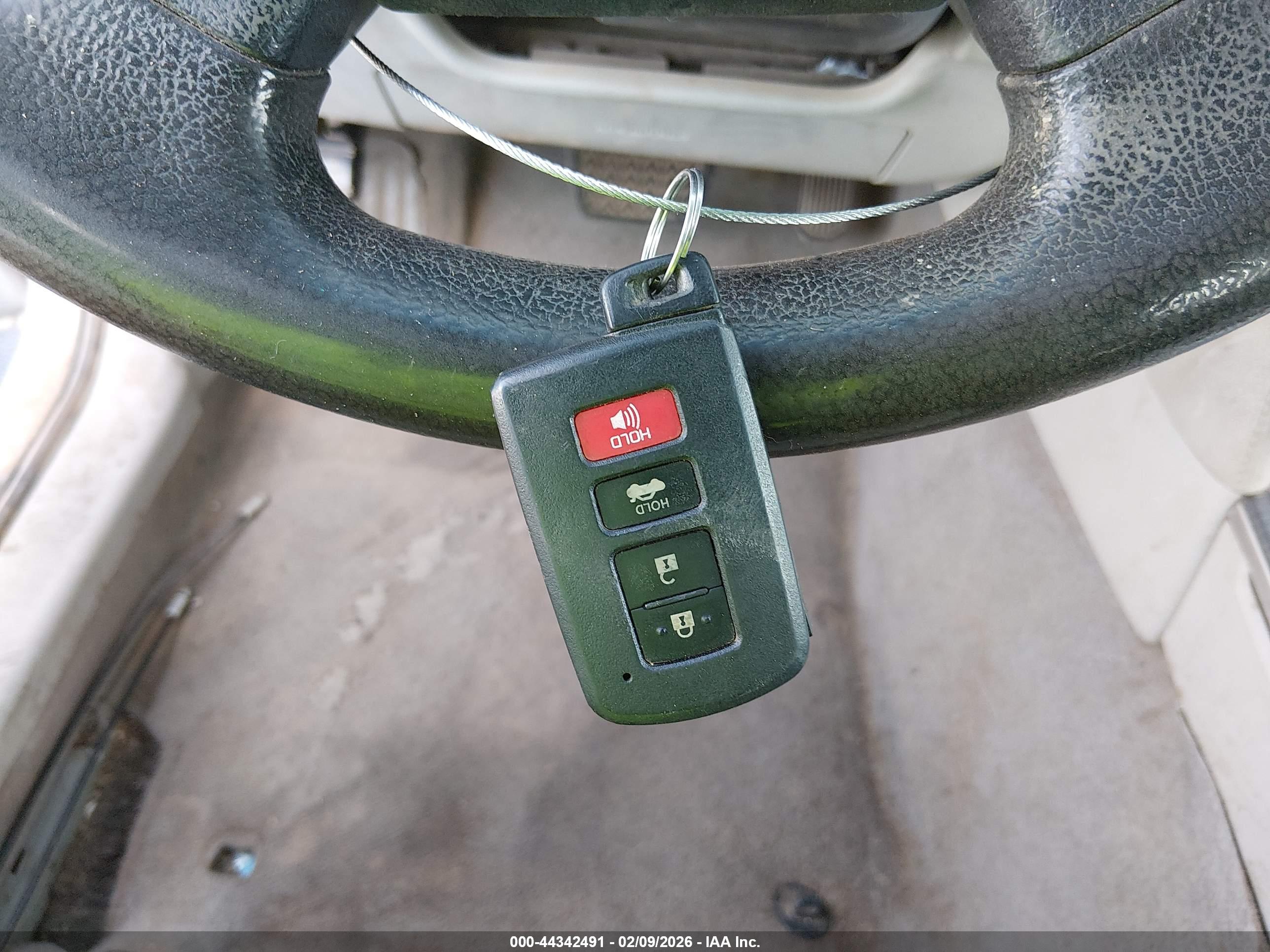 TOYOTA CAMRY image 11