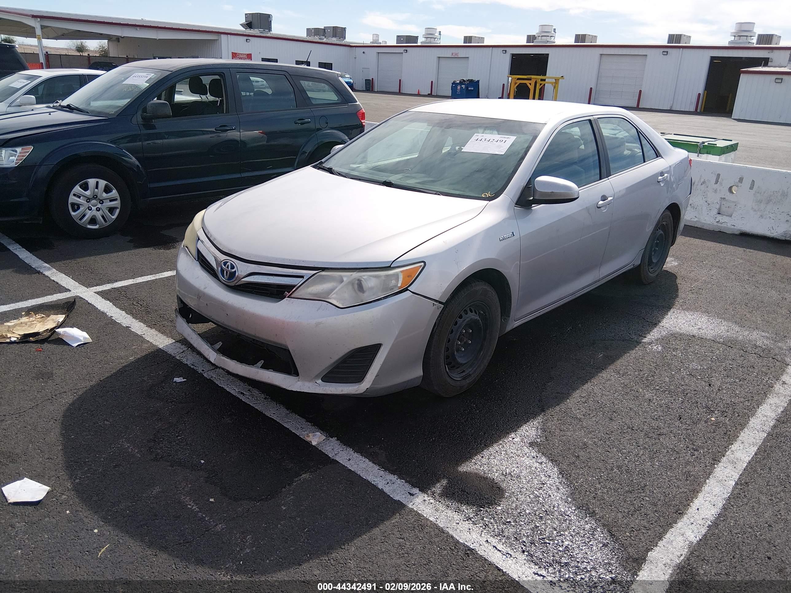 TOYOTA CAMRY image 2