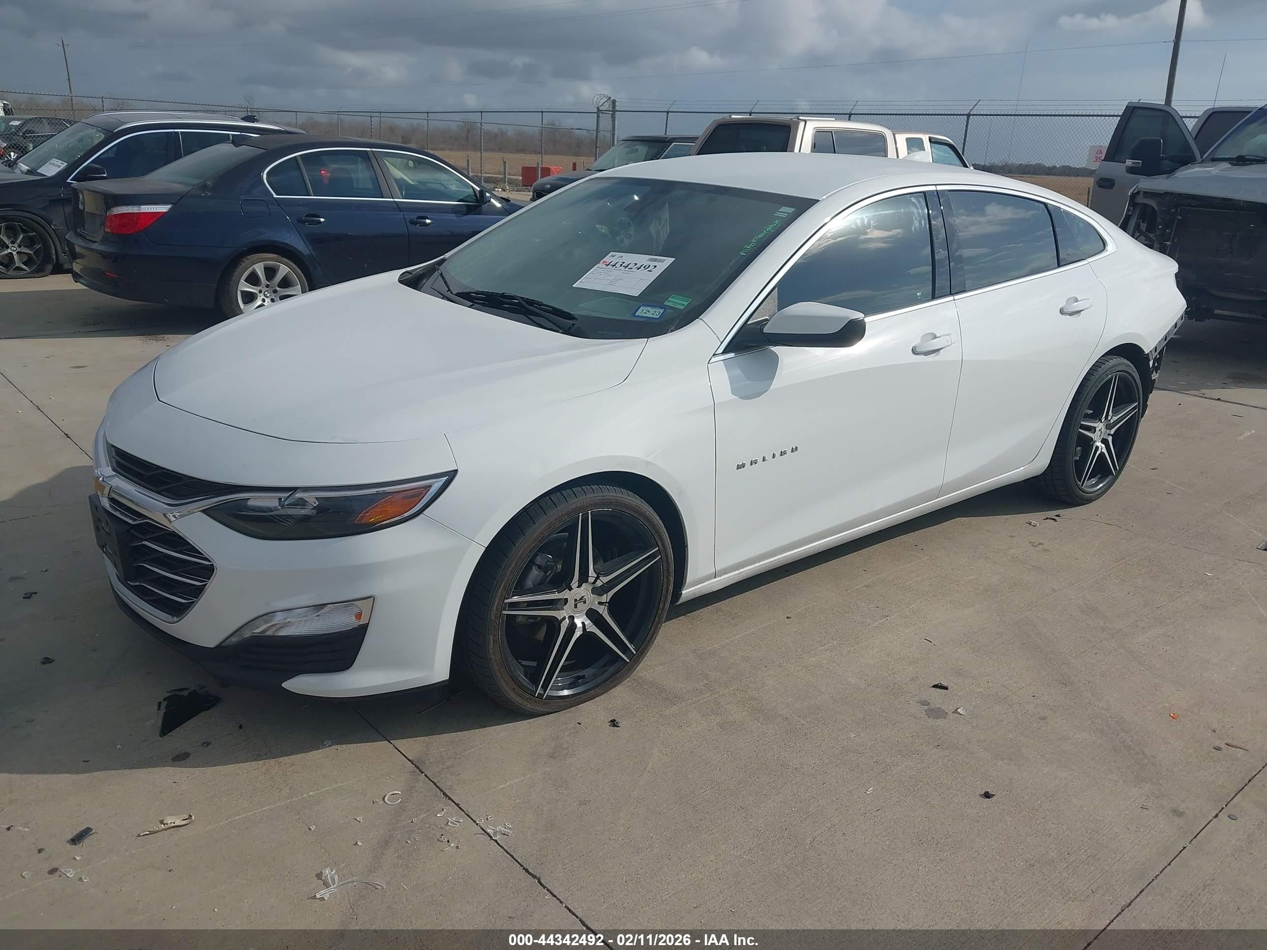 CHEVROLET MALIBU image 2