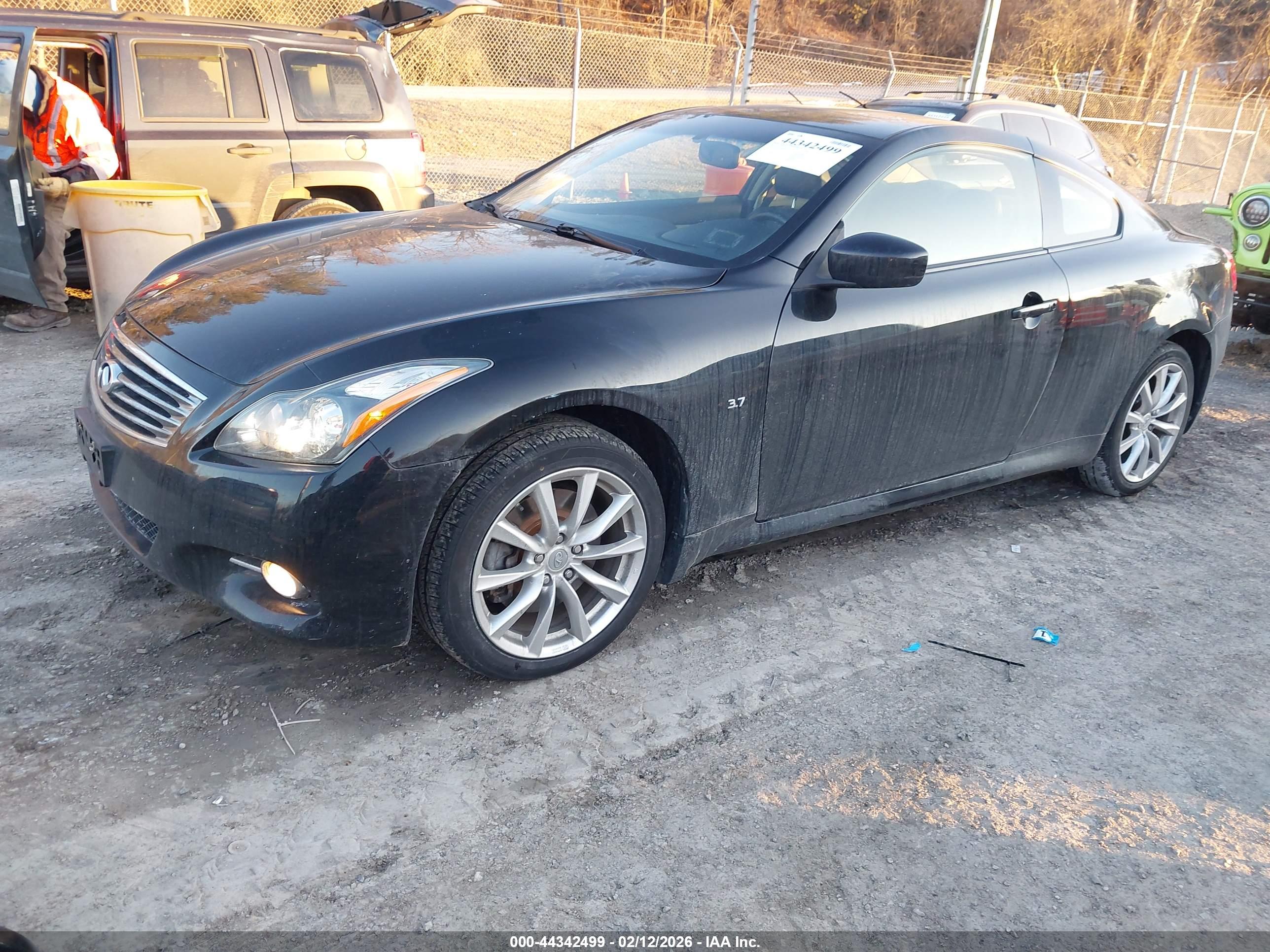 INFINITI Q60 image 2