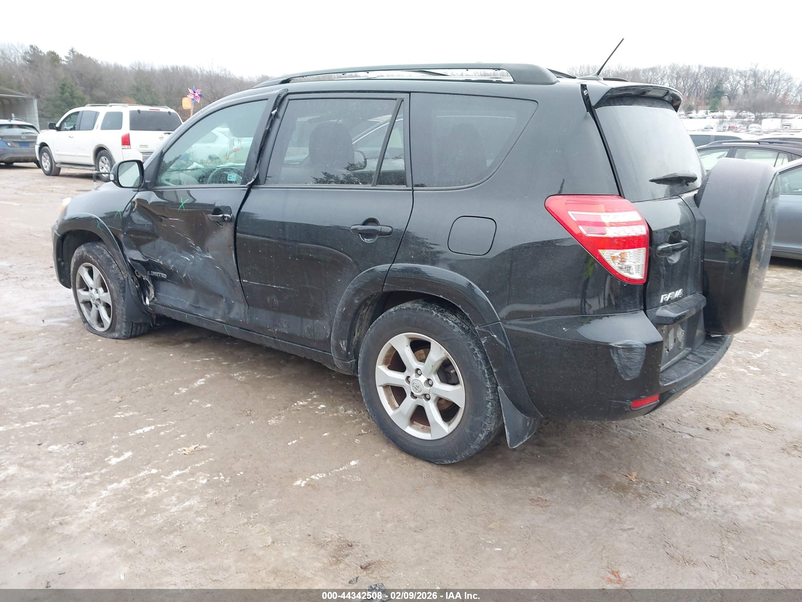 TOYOTA RAV4 image 3