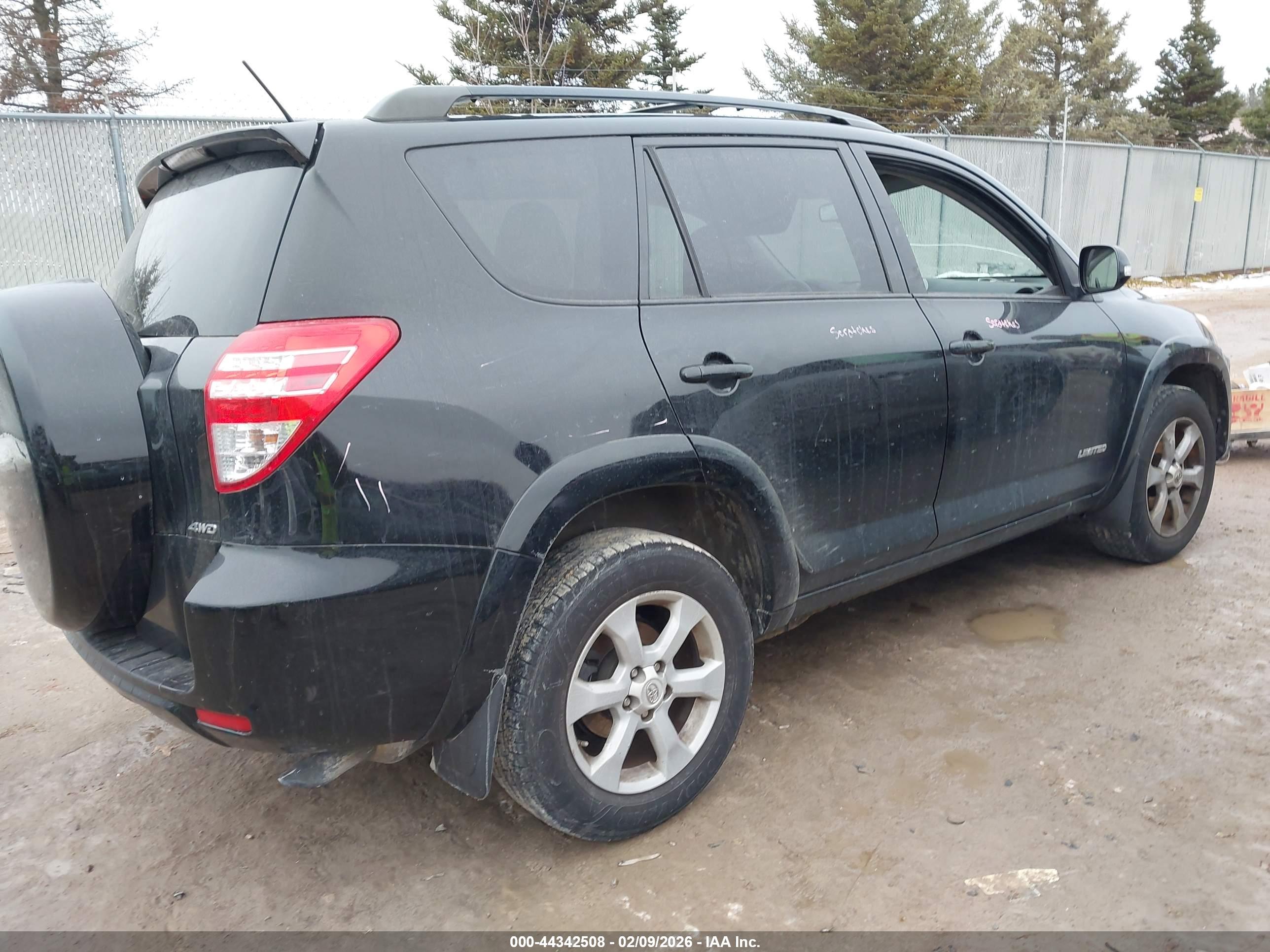 TOYOTA RAV4 image 4