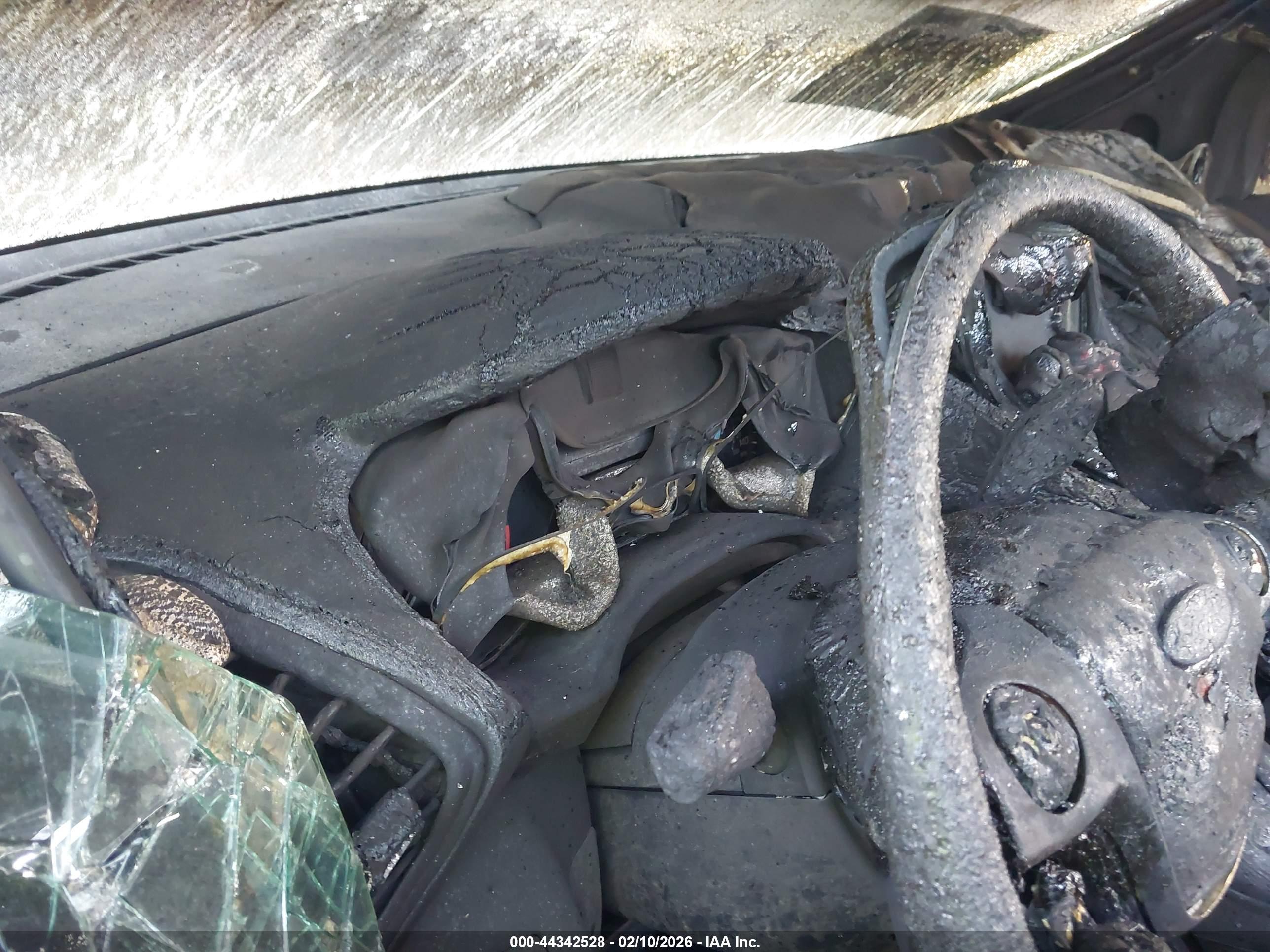 FORD ESCAPE image 7
