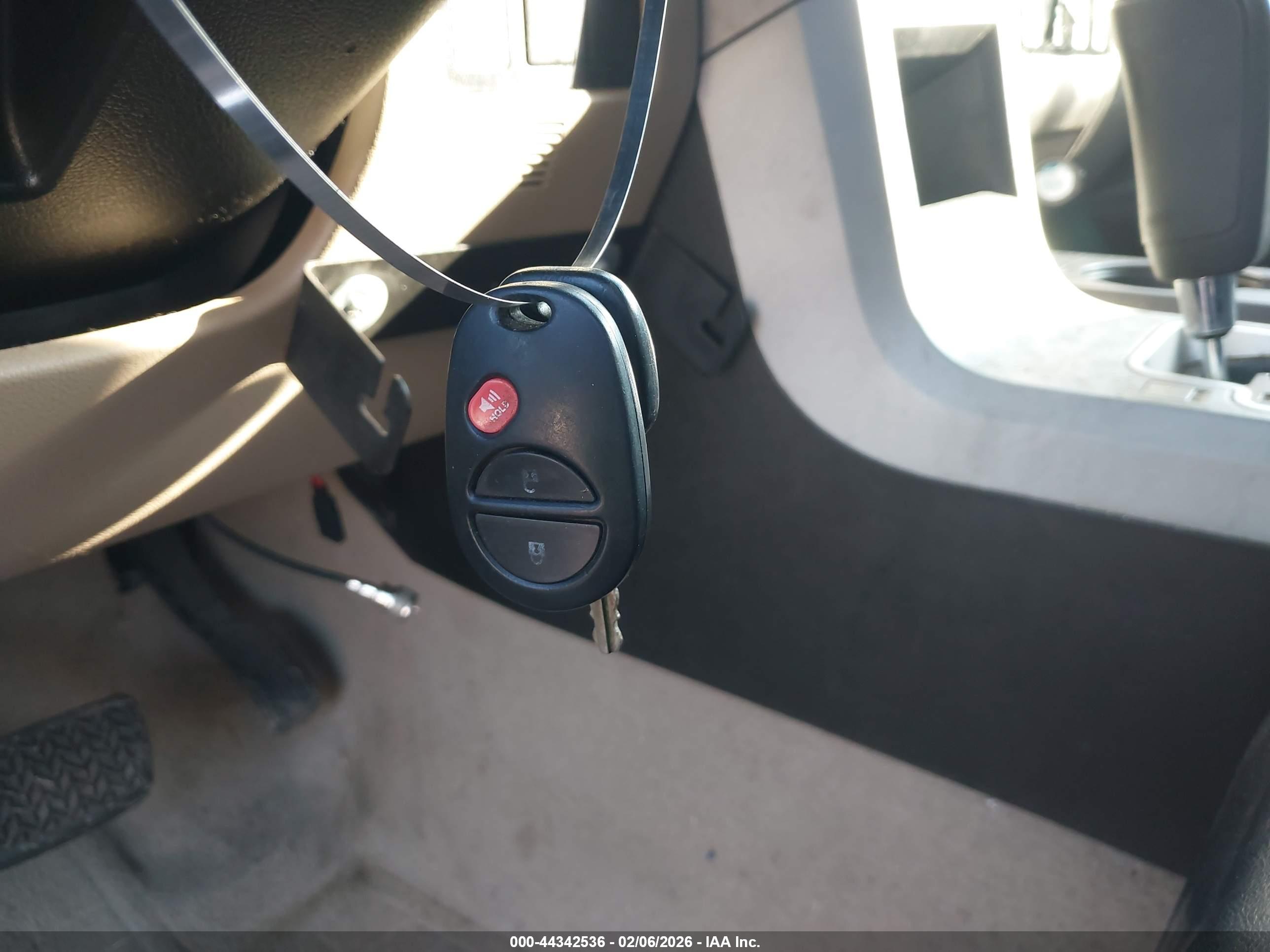 TOYOTA TUNDRA image 11