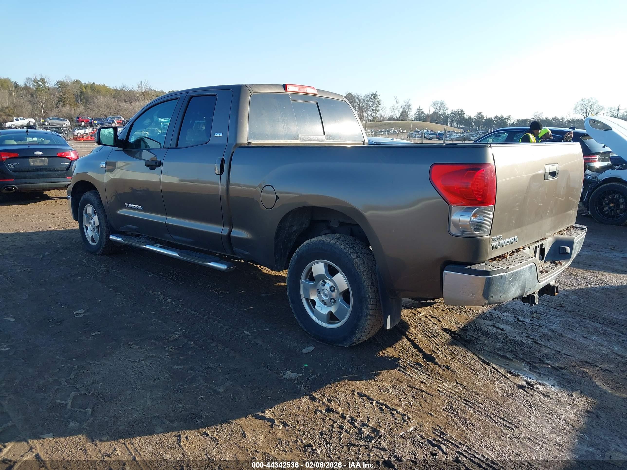 TOYOTA TUNDRA image 3
