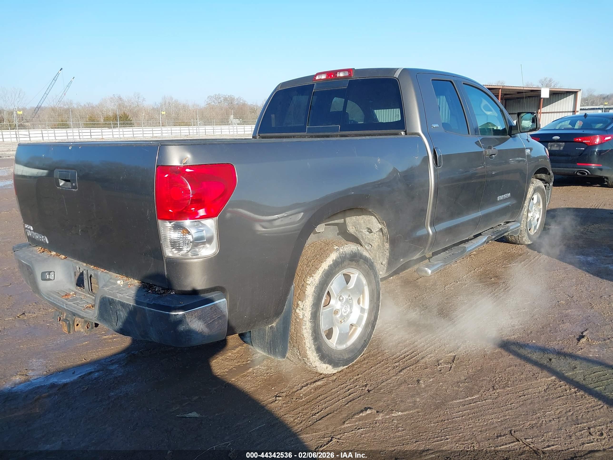 TOYOTA TUNDRA image 4