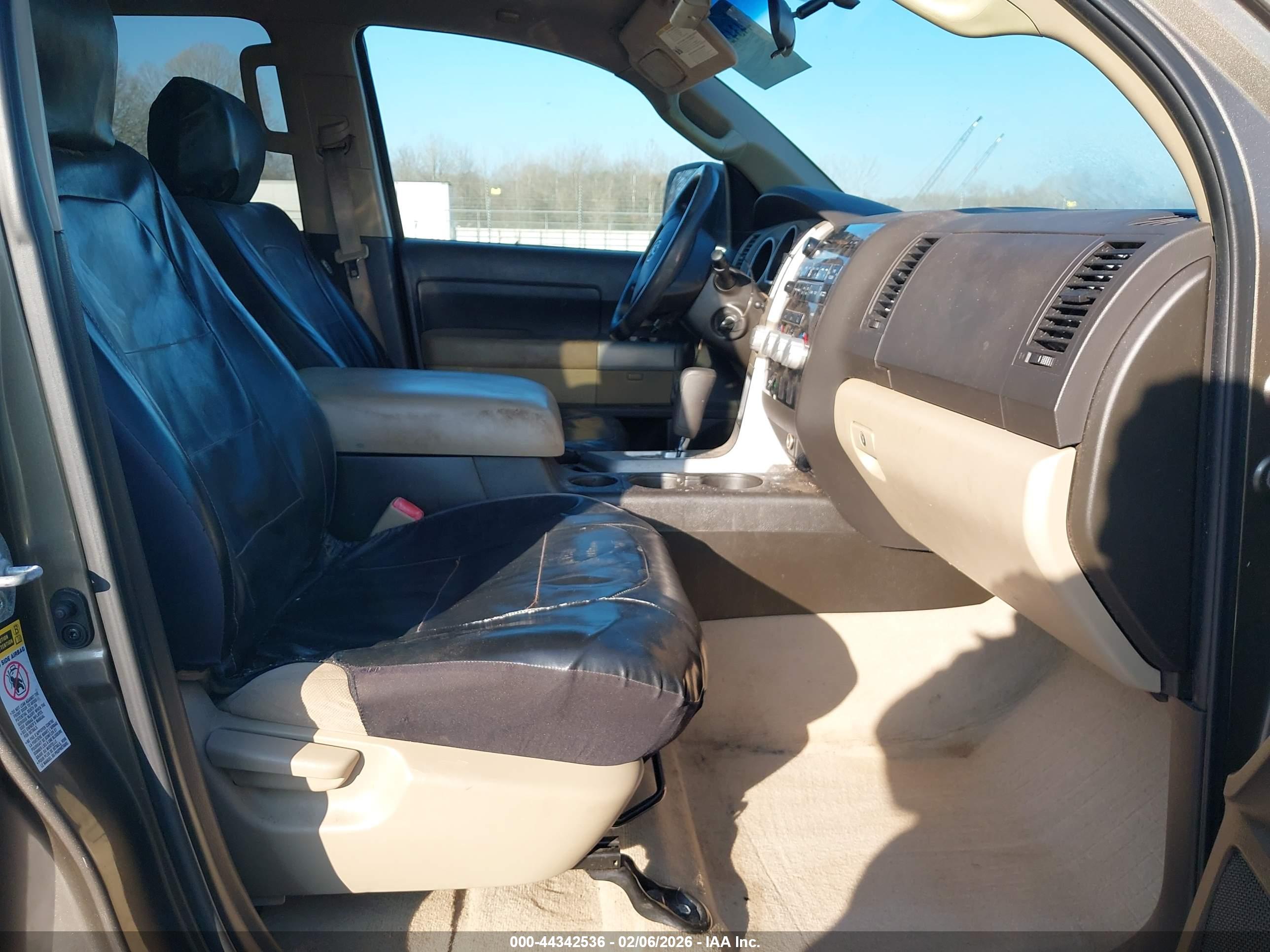 TOYOTA TUNDRA image 5