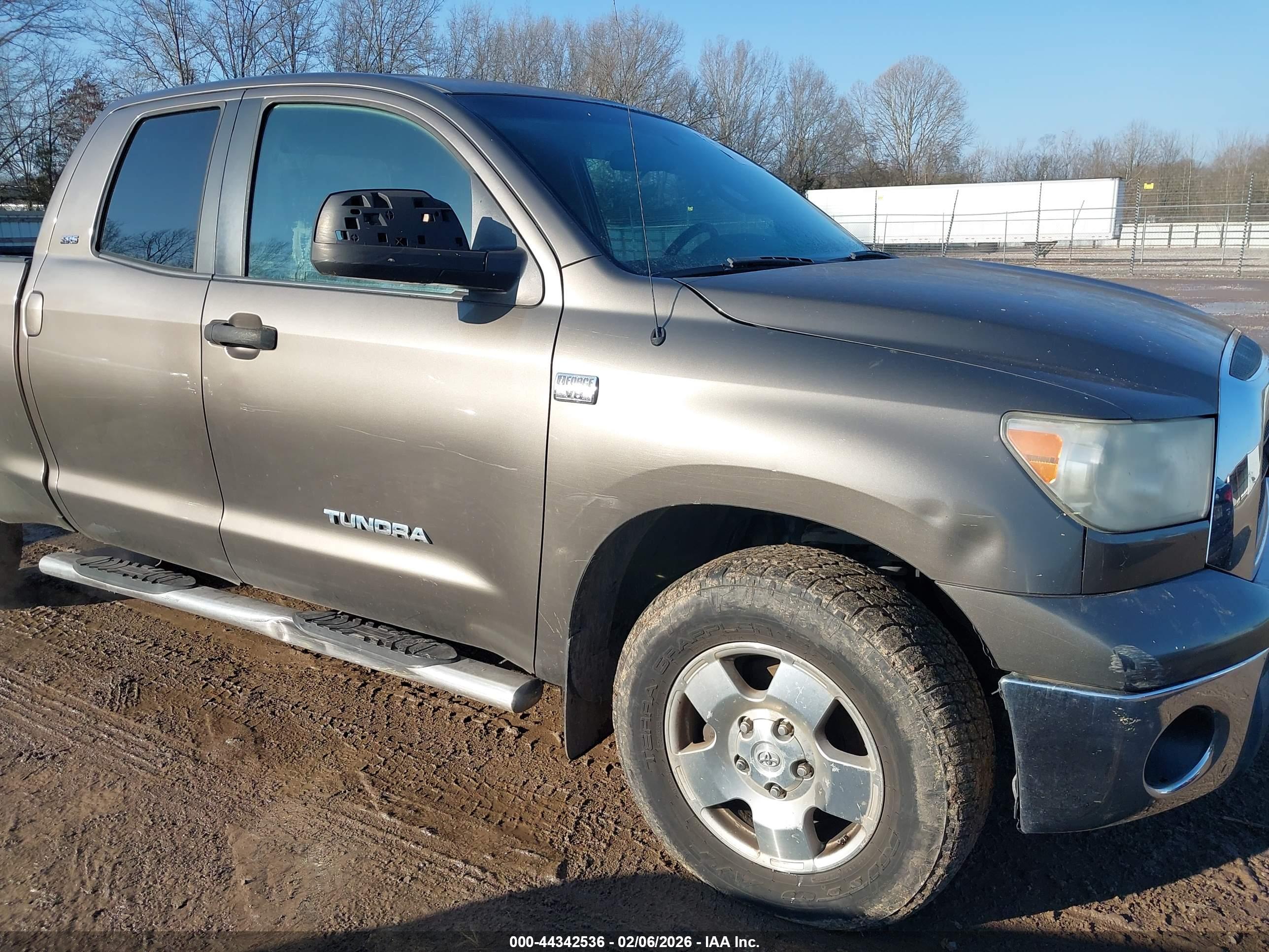 TOYOTA TUNDRA image 6