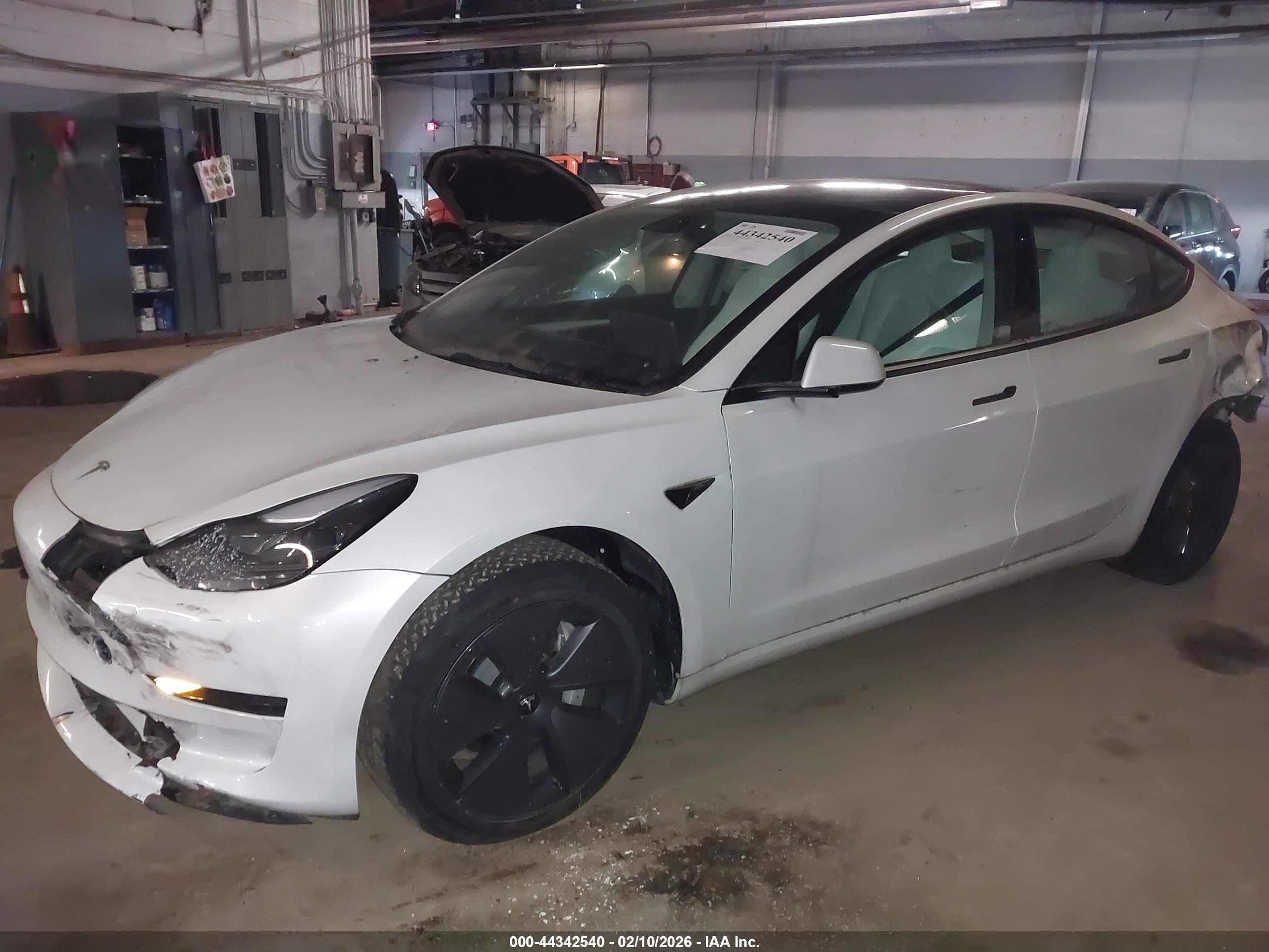 TESLA MODEL image 2