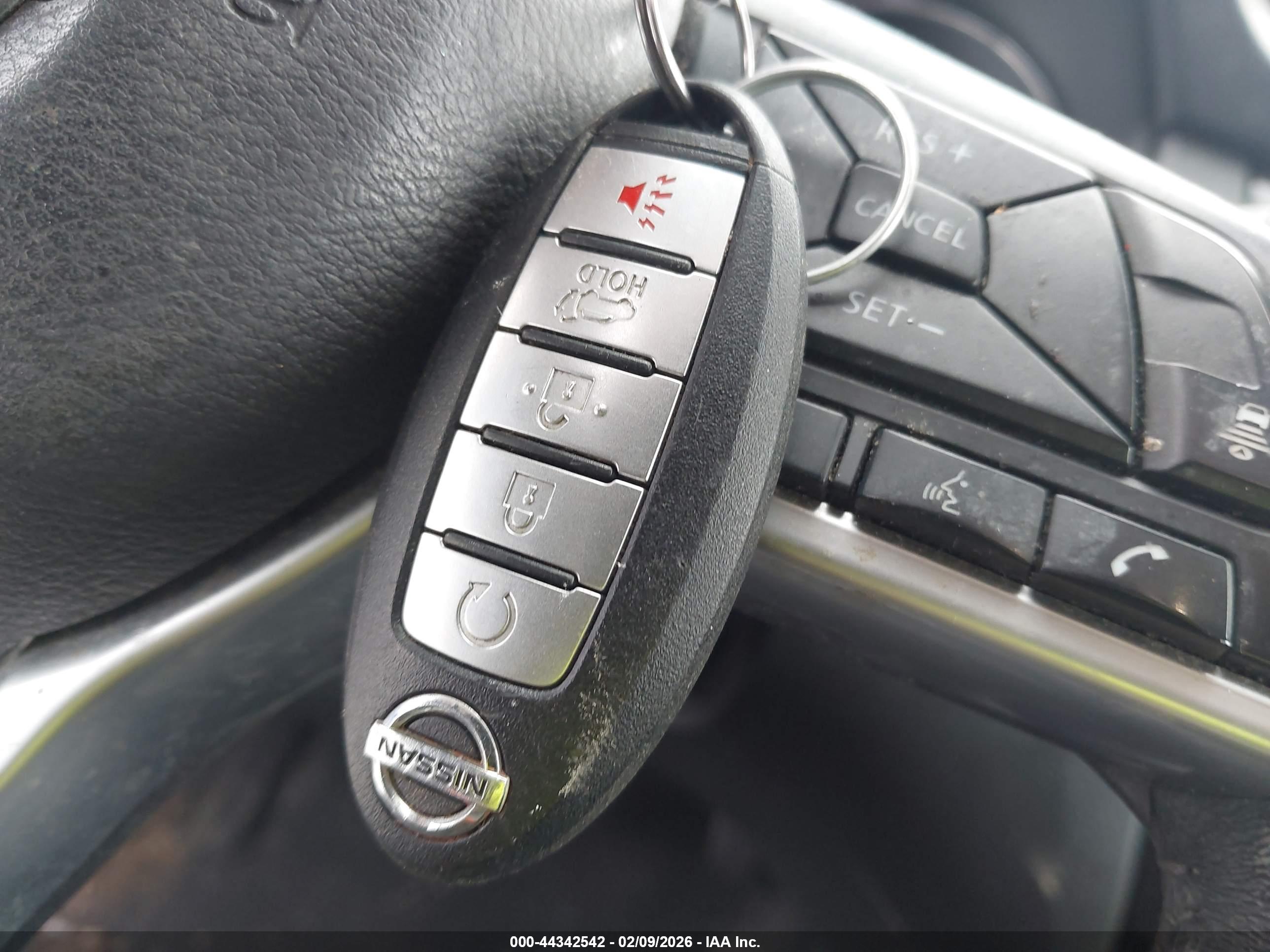 NISSAN ROGUE image 11