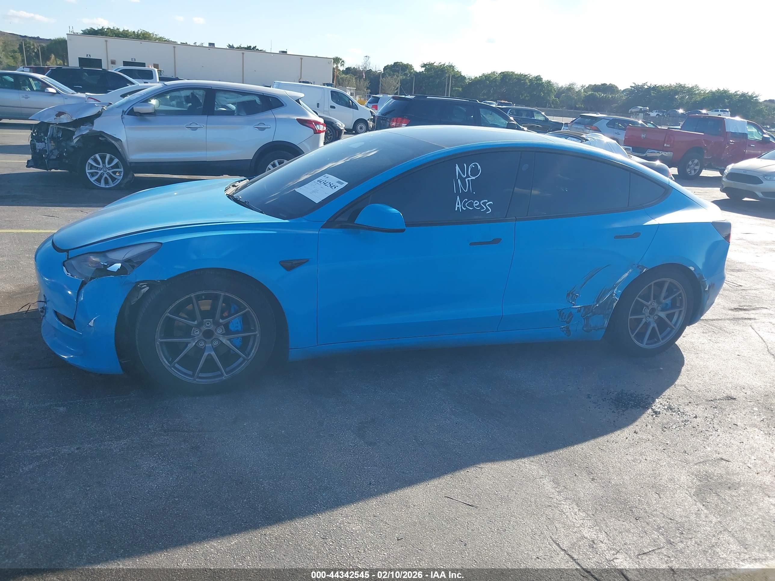 TESLA MODEL image 6