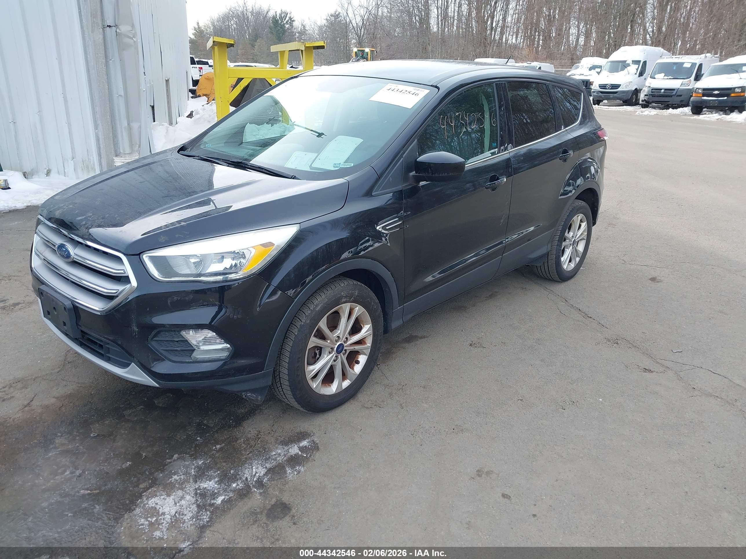 FORD ESCAPE image 2