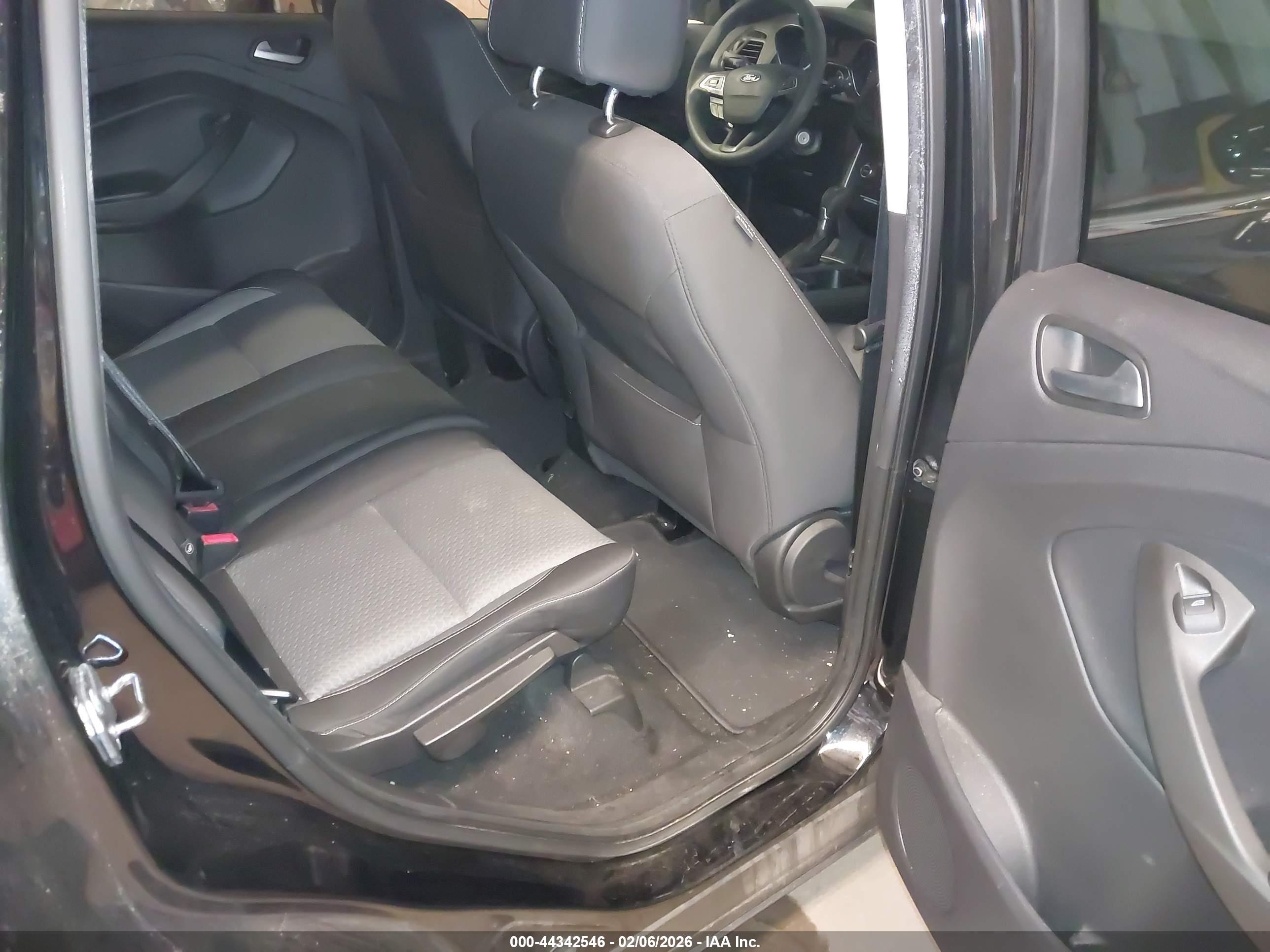 FORD ESCAPE image 8