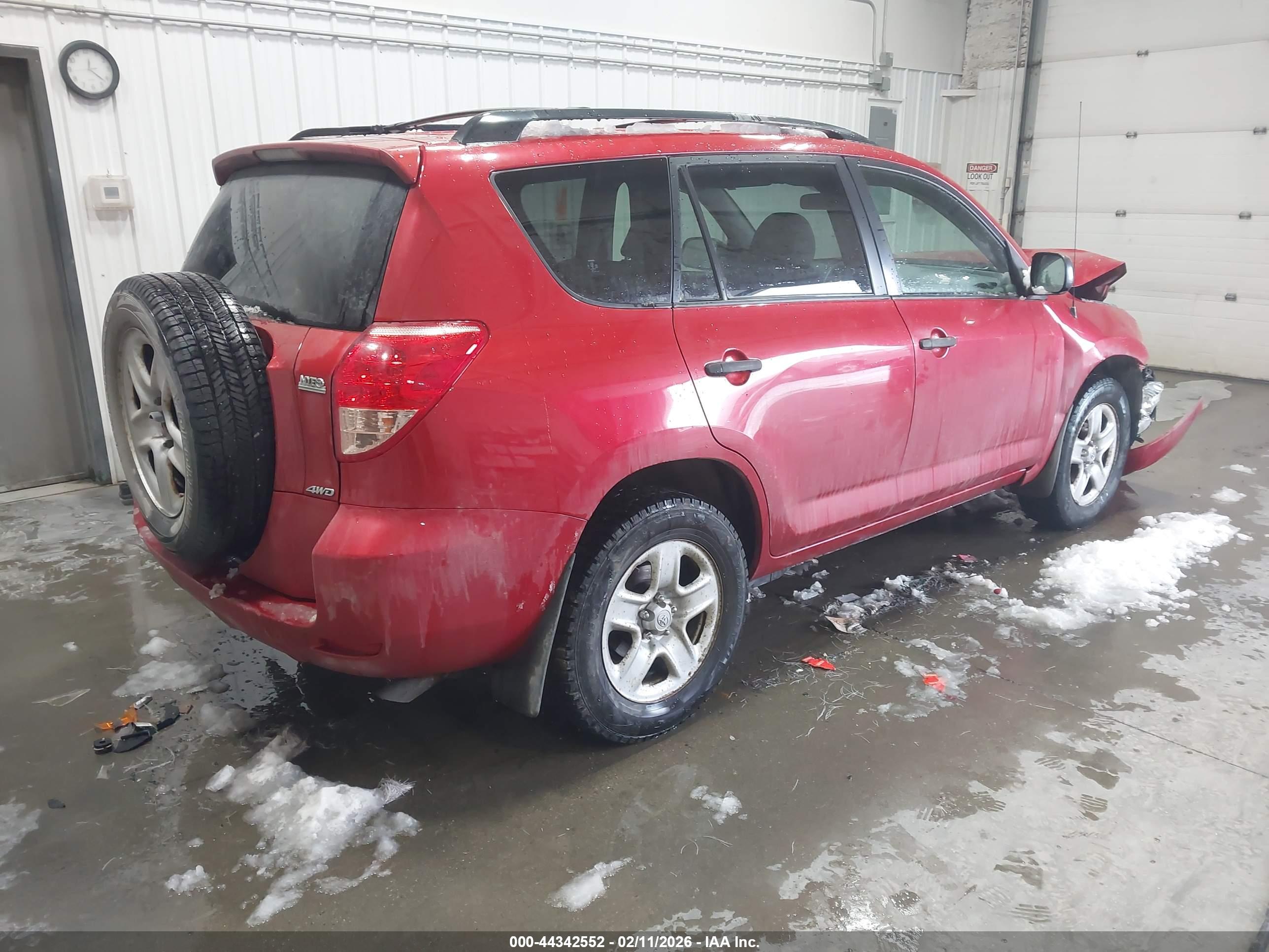 TOYOTA RAV4 image 4