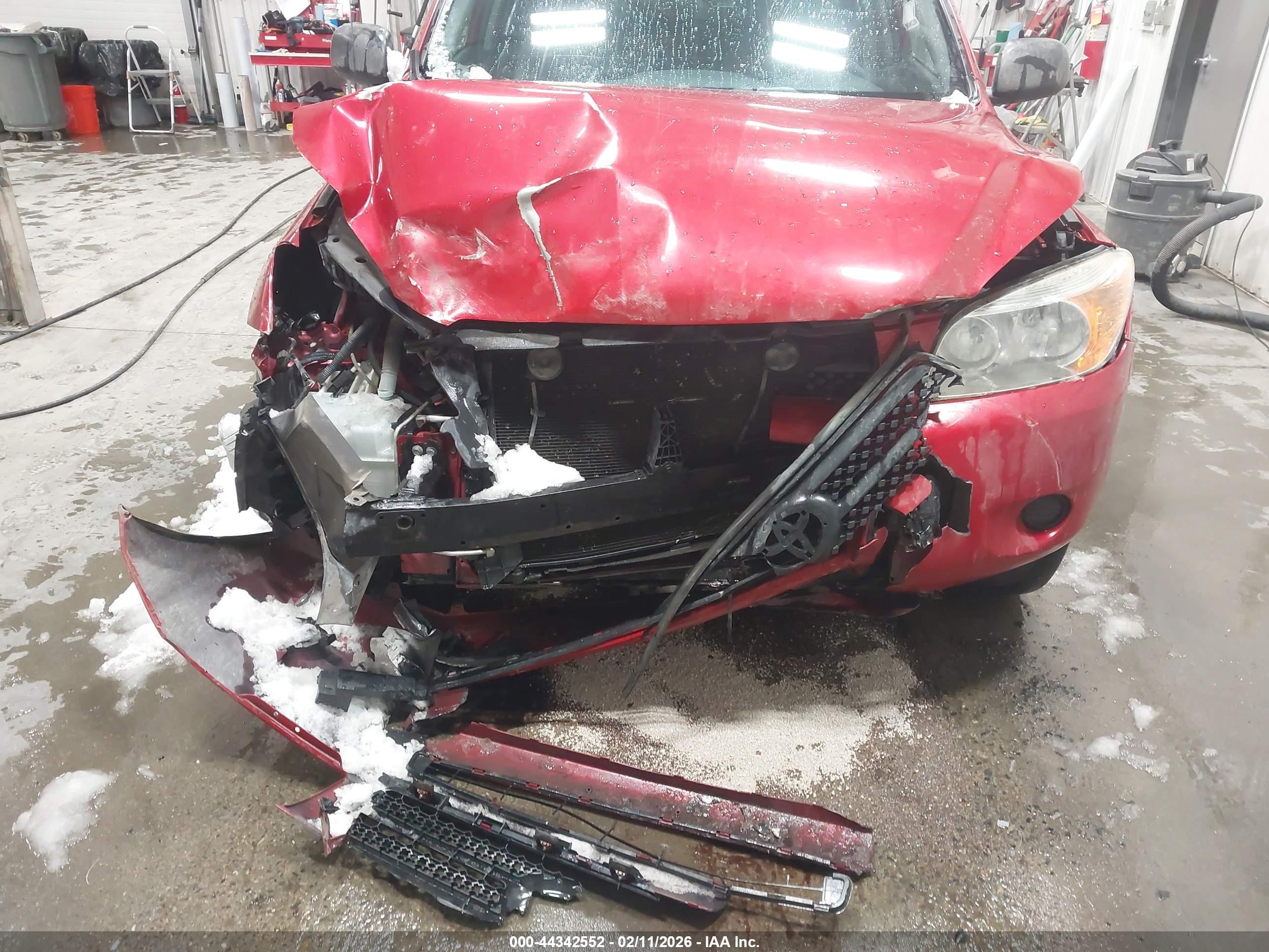 TOYOTA RAV4 image 6