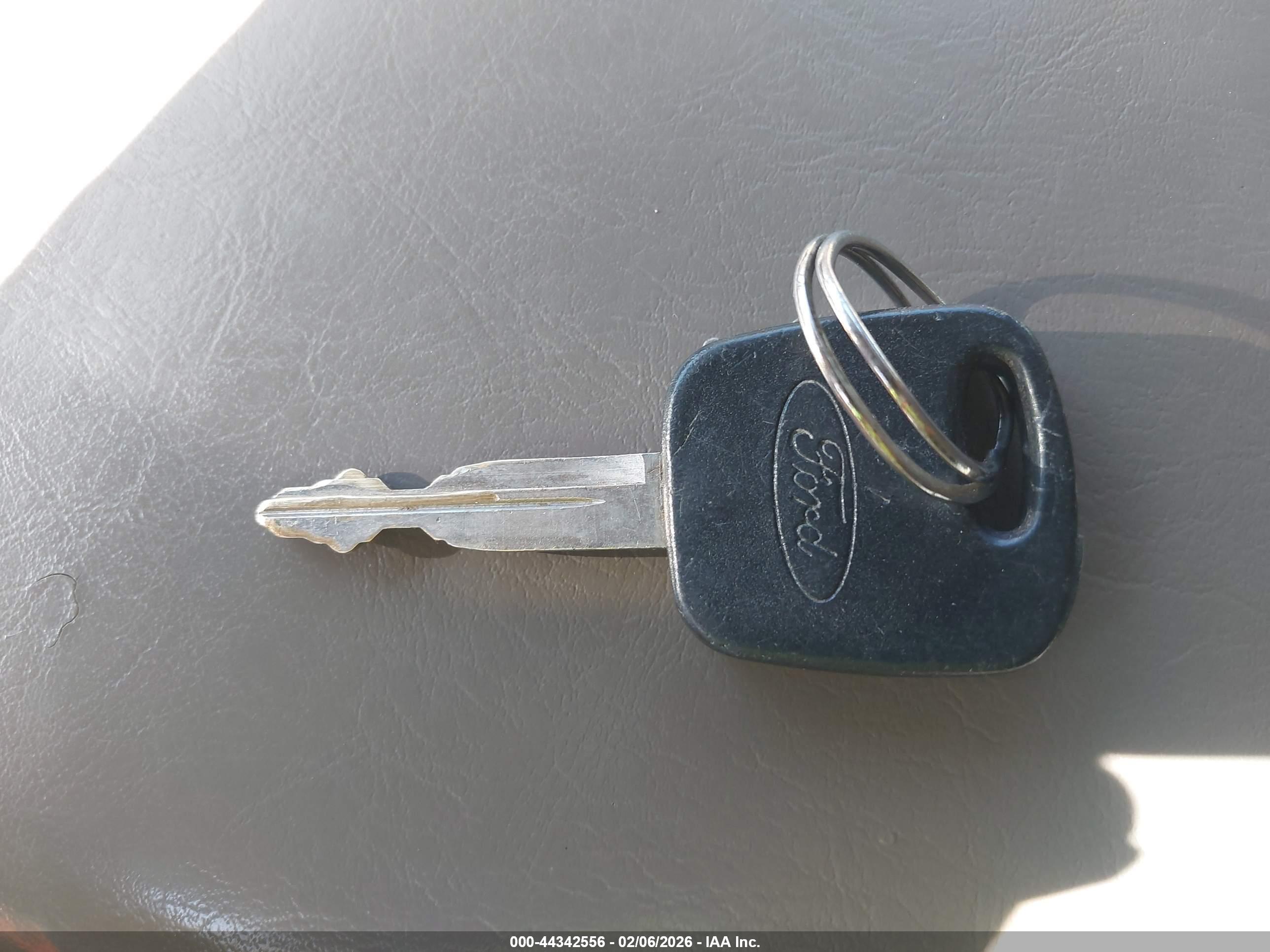 FORD ESCAPE image 11