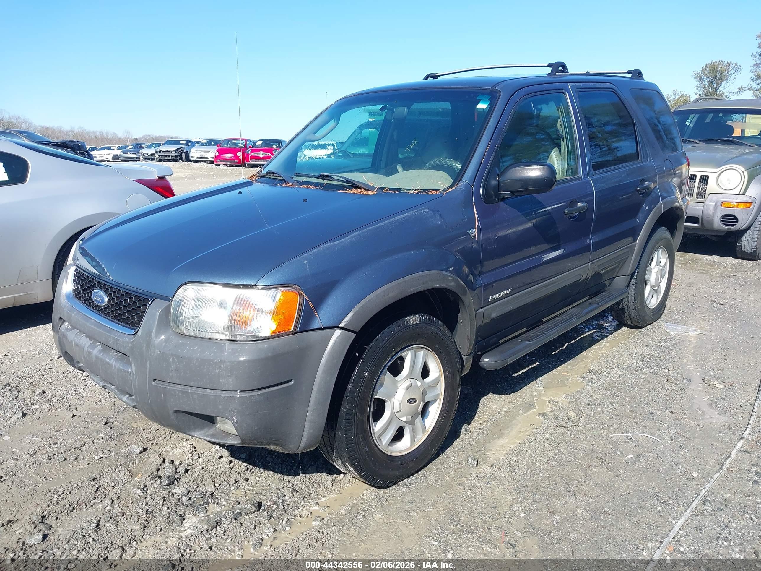 FORD ESCAPE image 2