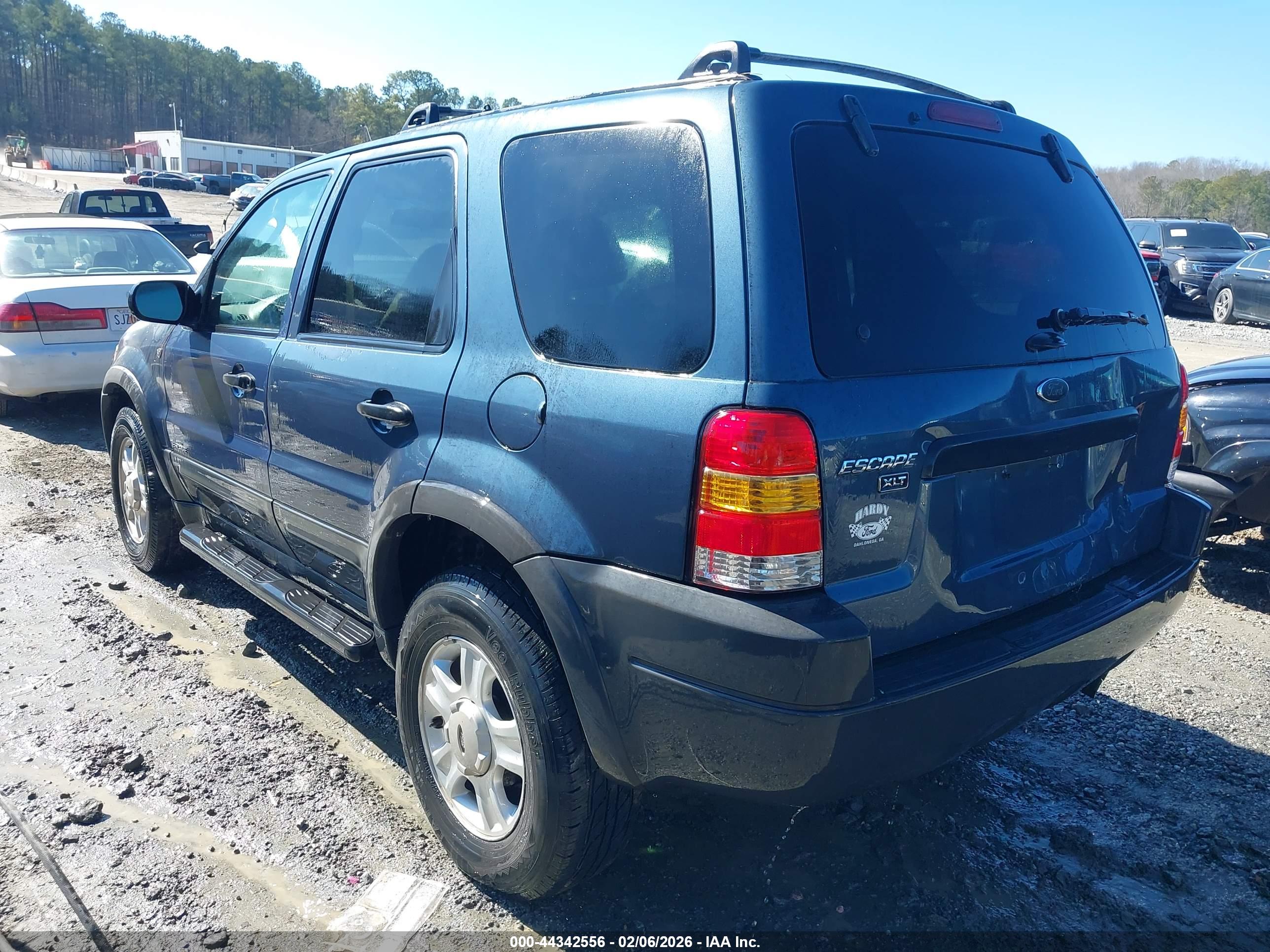 FORD ESCAPE image 3