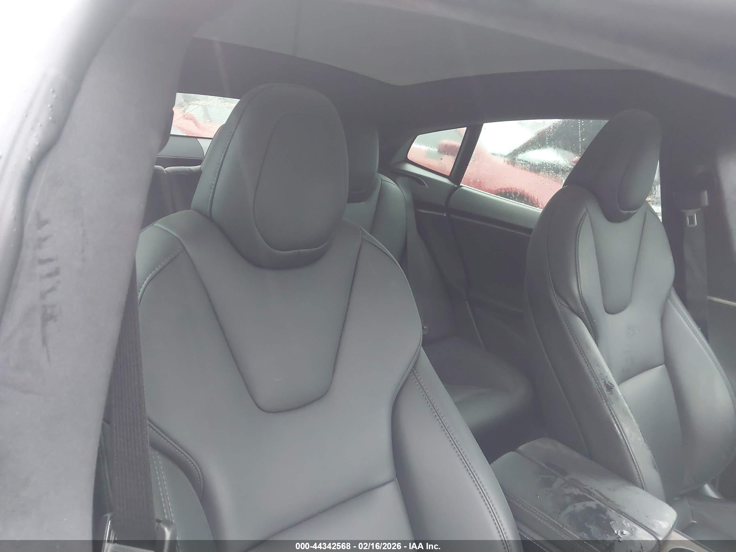 TESLA MODEL image 8