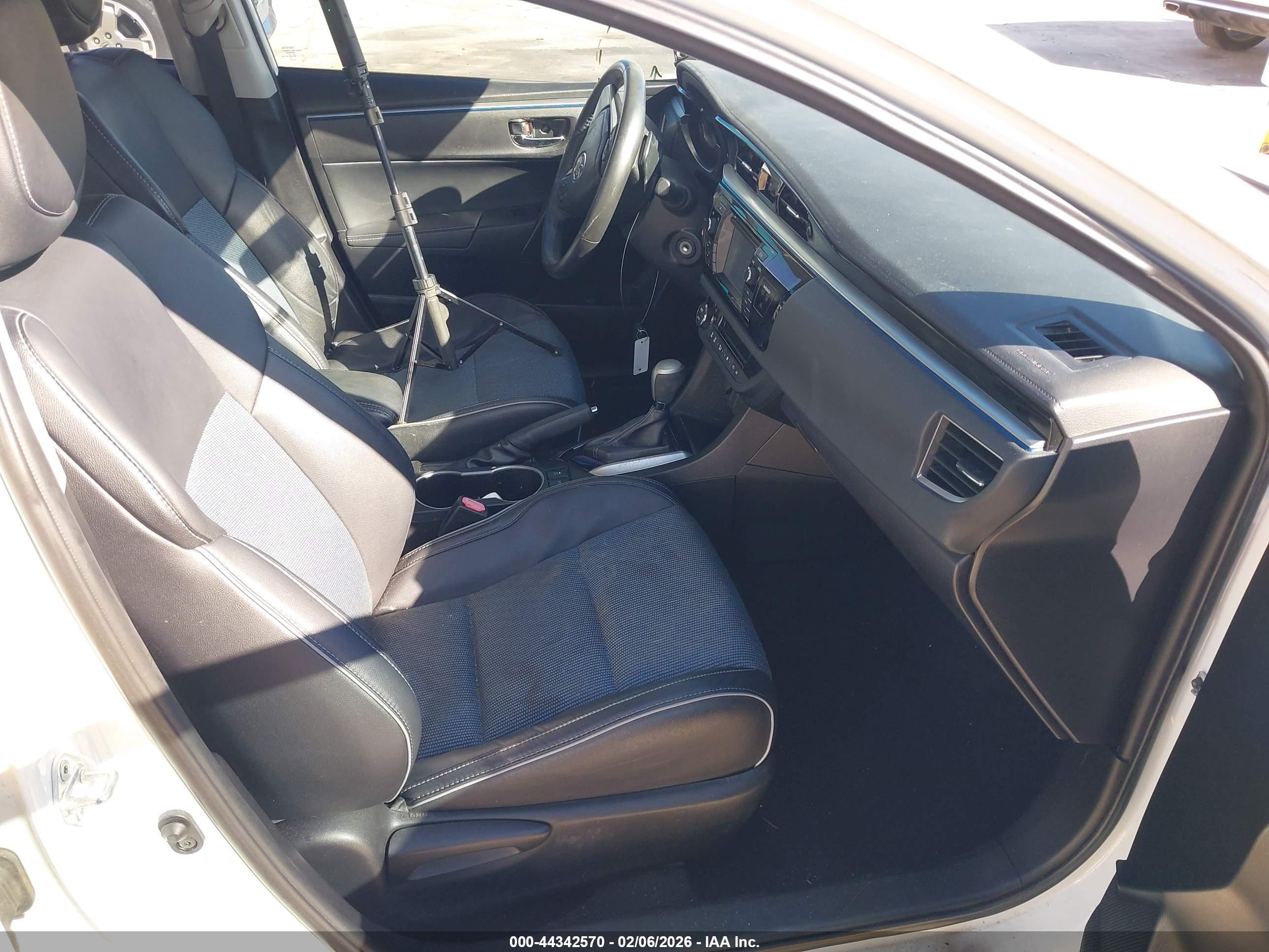 TOYOTA COROLLA image 5