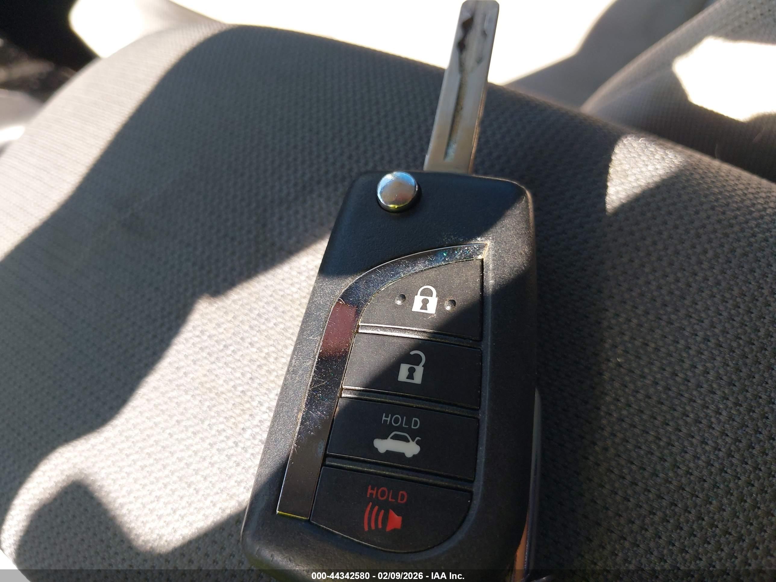TOYOTA COROLLA image 11