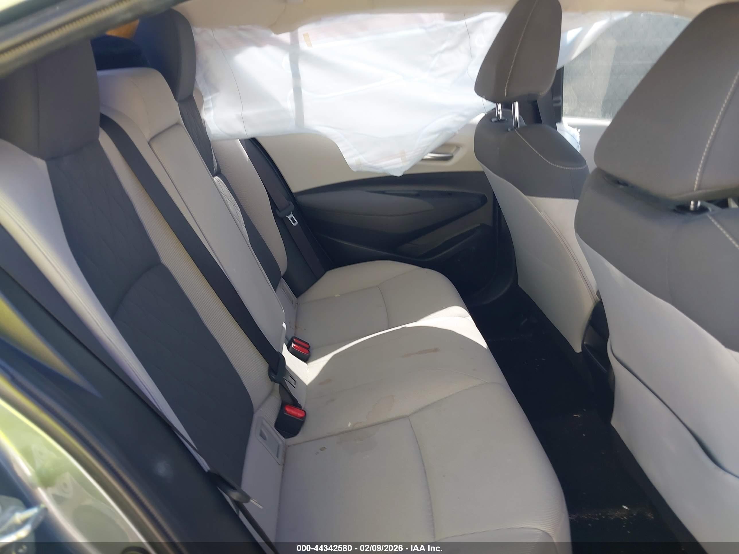 TOYOTA COROLLA image 8