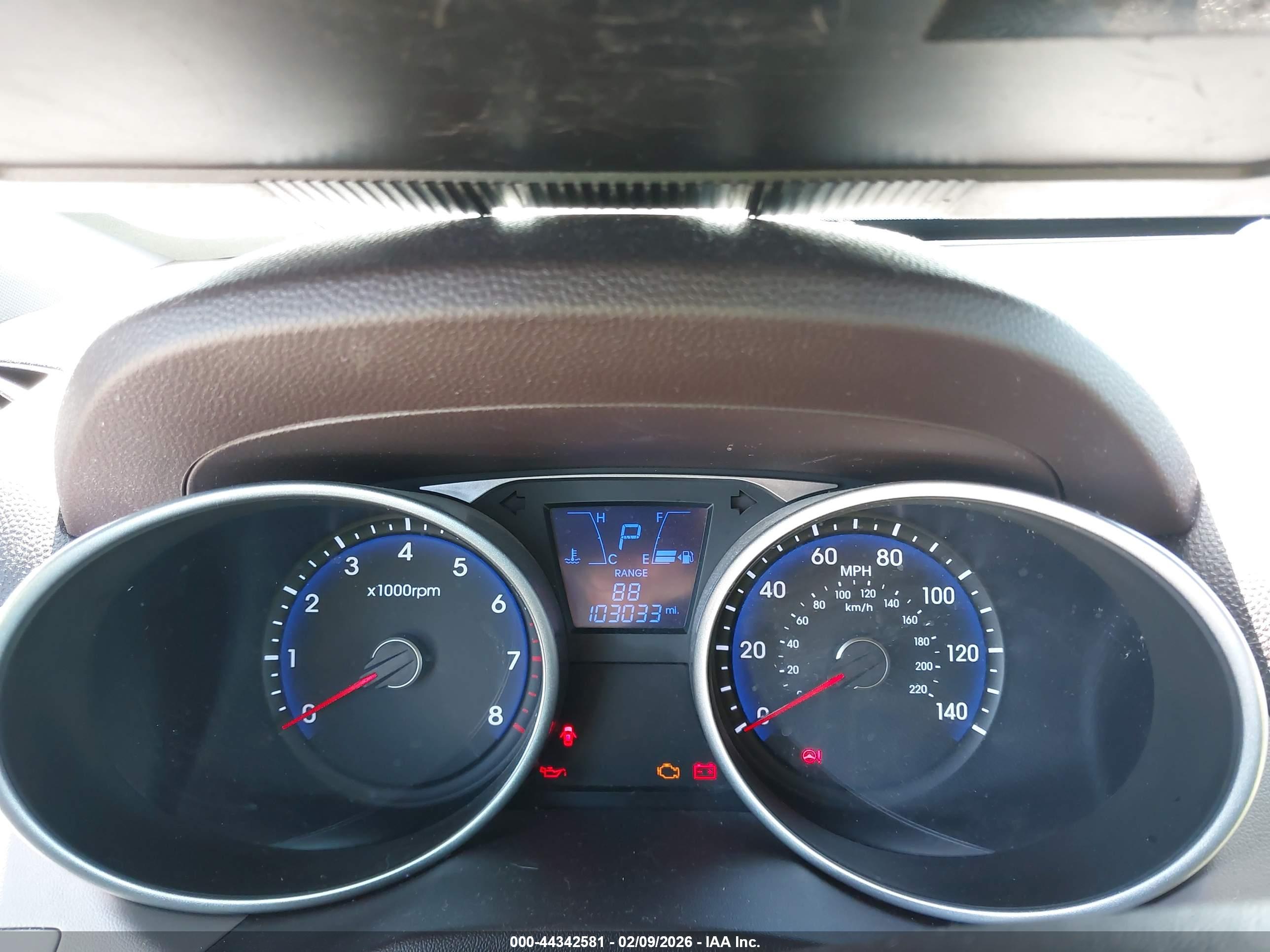 HYUNDAI TUCSON image 7