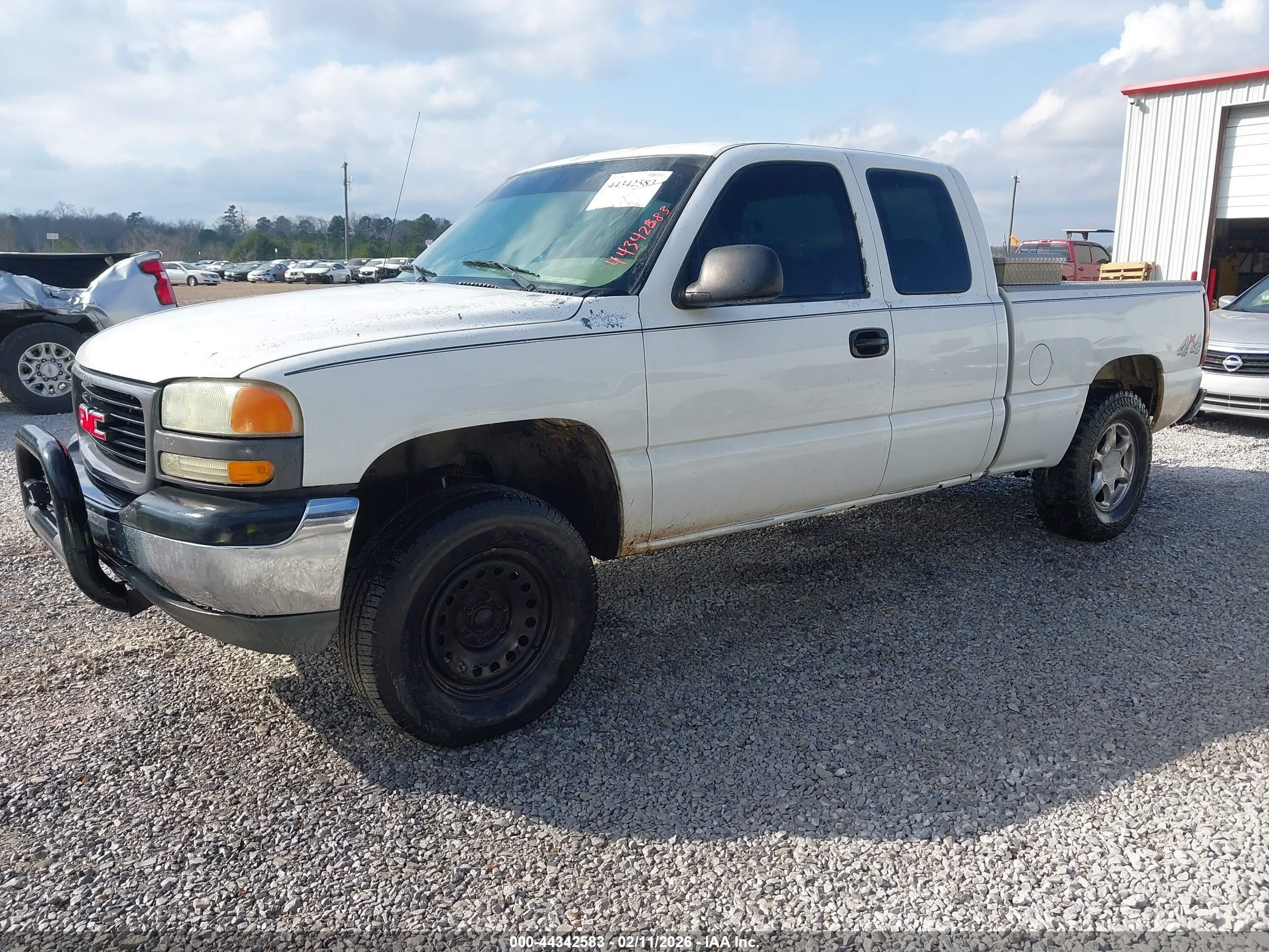 GMC SIERRA image 2