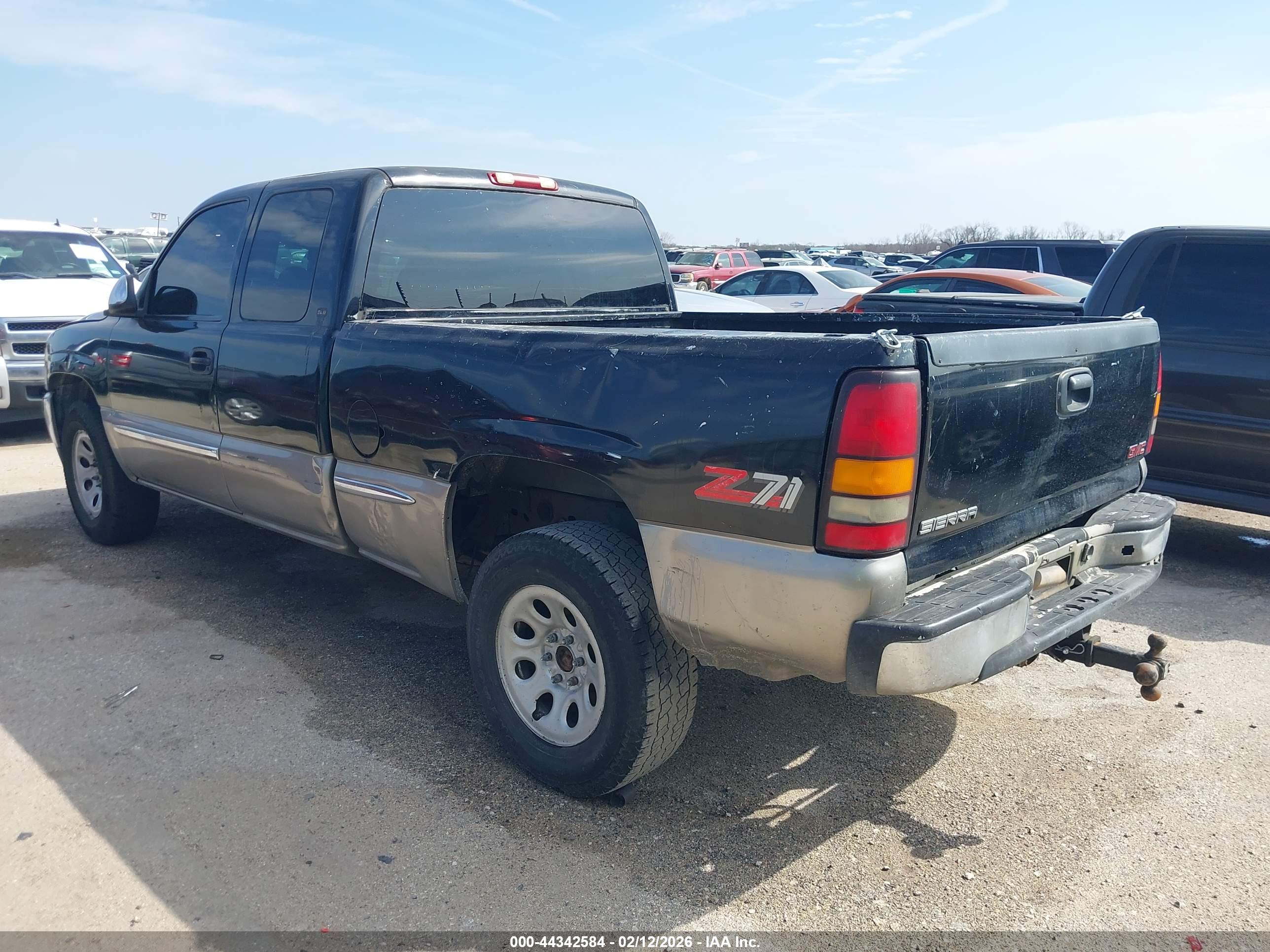 GMC SIERRA image 3