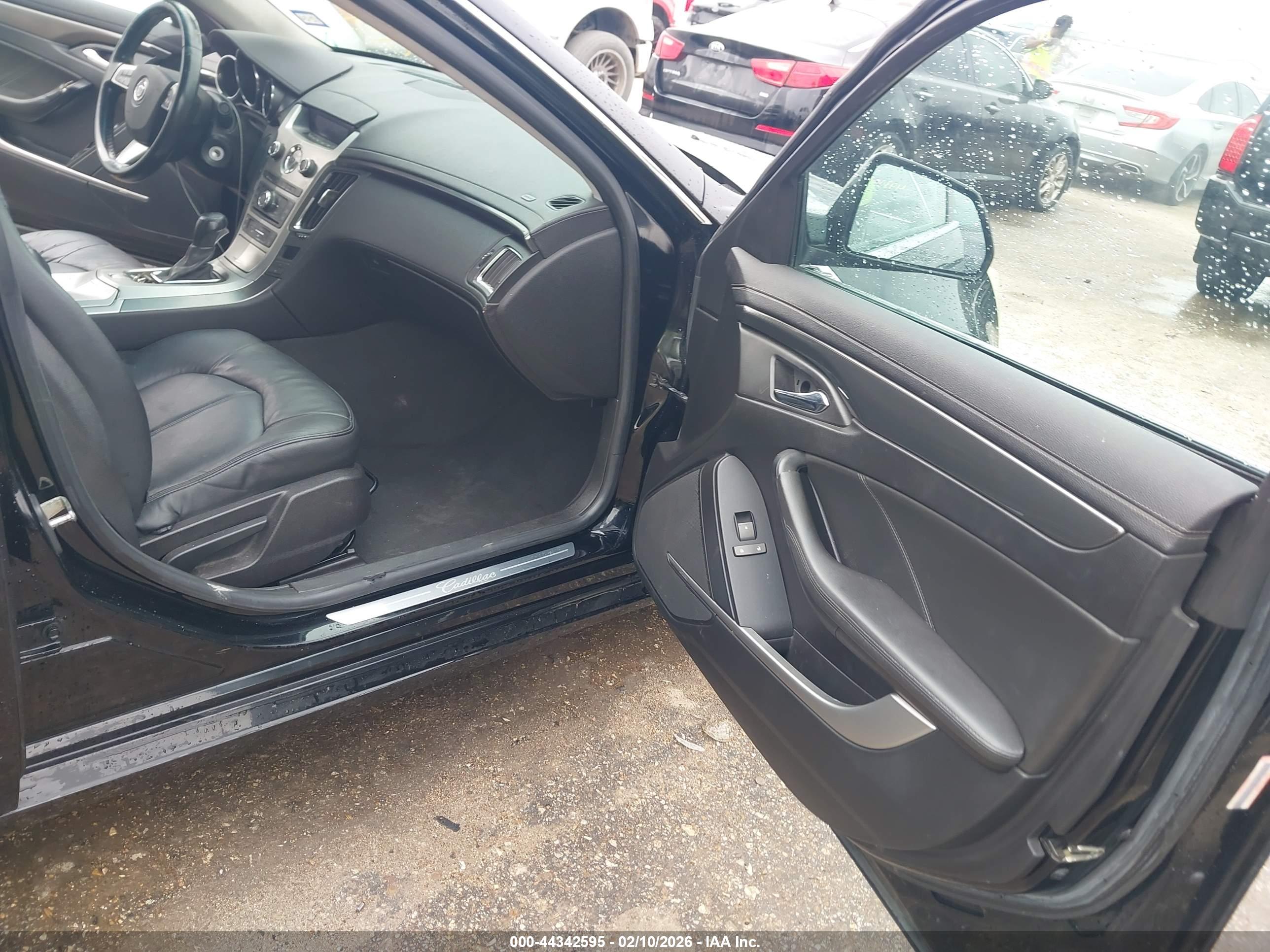 CADILLAC CTS image 5