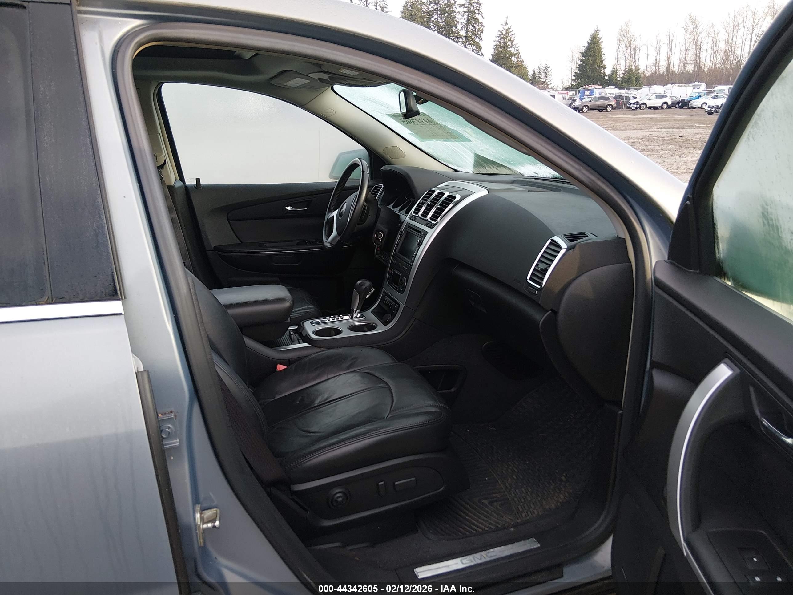 GMC ACADIA image 5