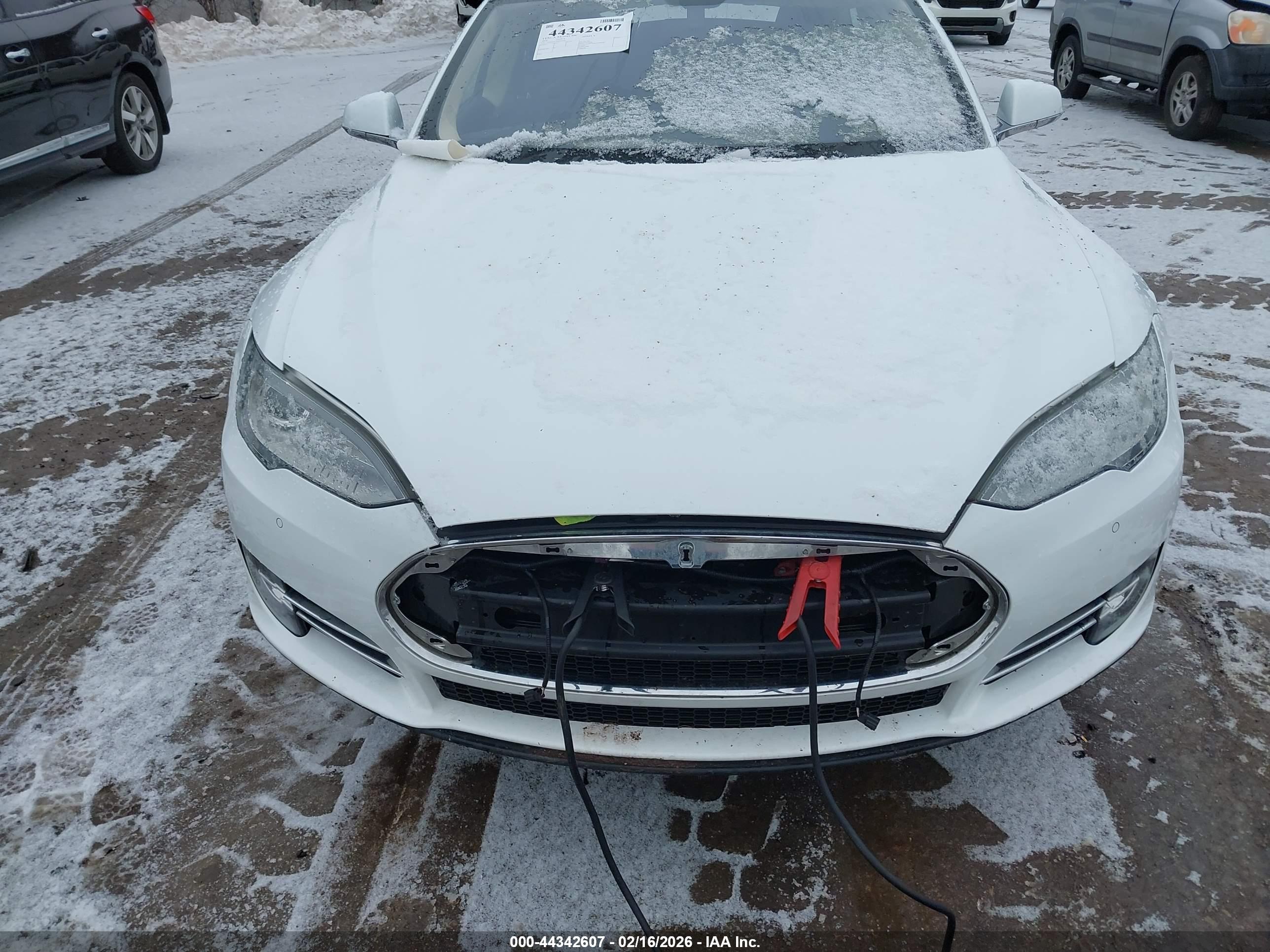 TESLA MODEL image 6