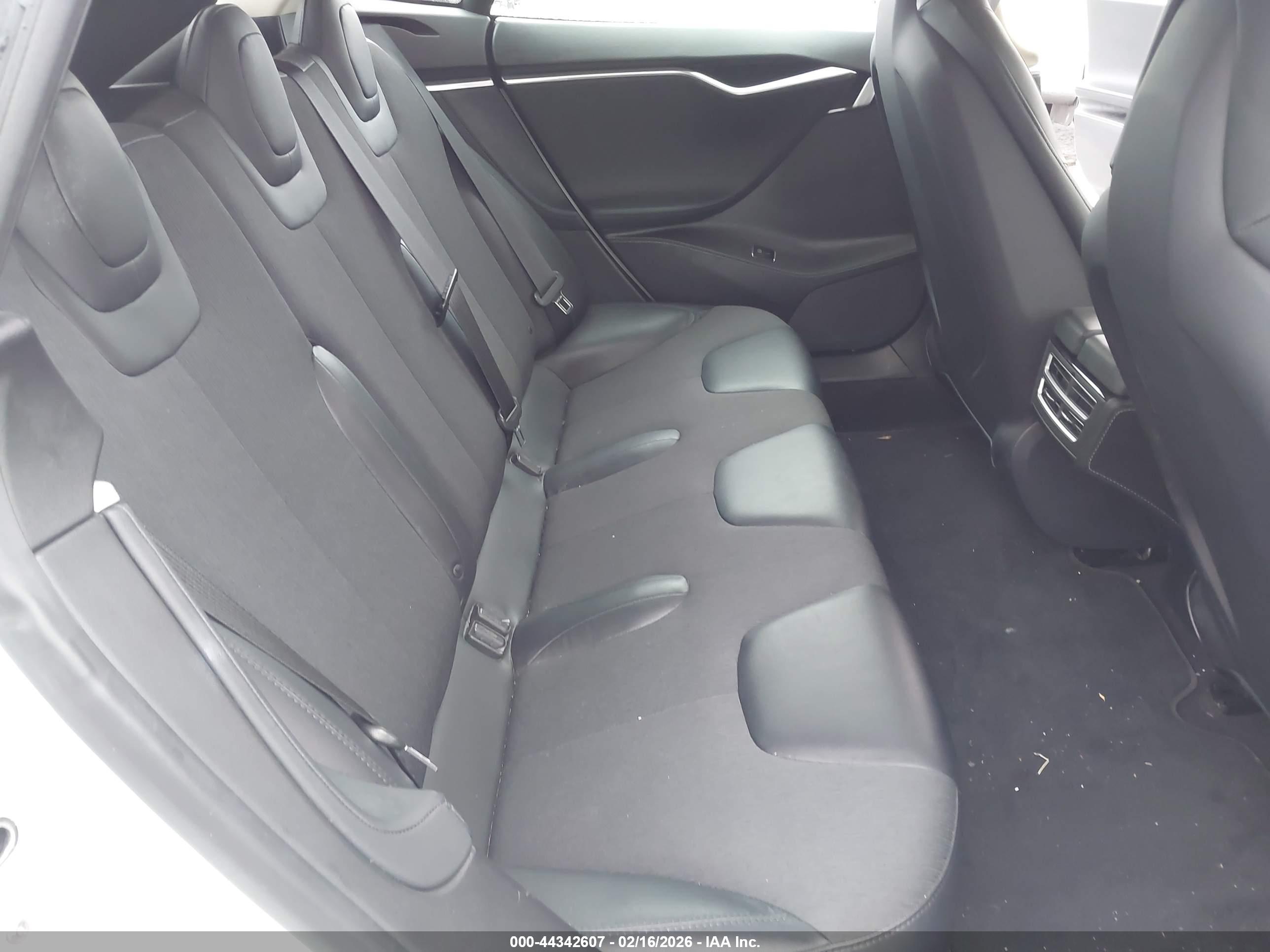 TESLA MODEL image 8