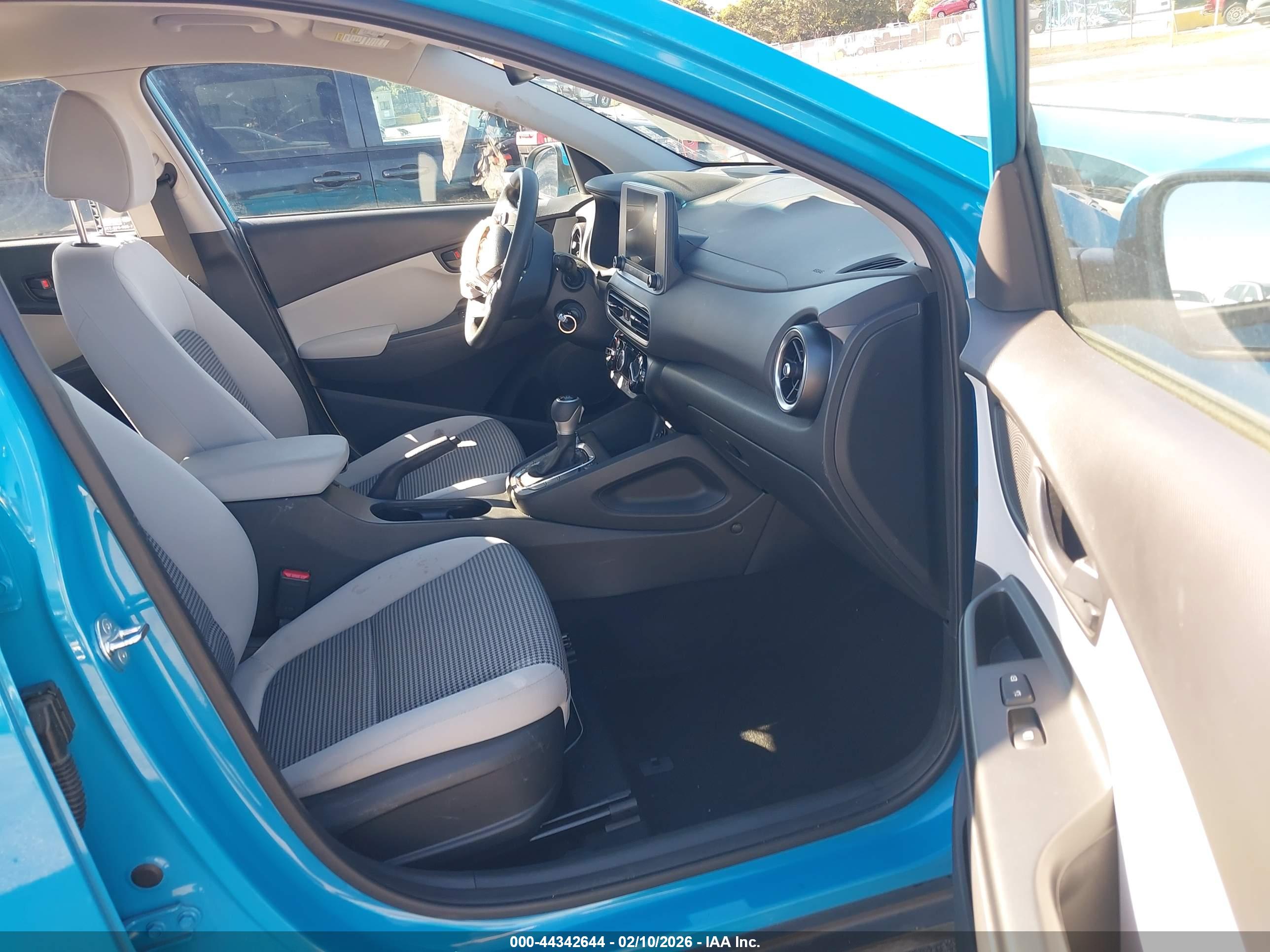 HYUNDAI KONA image 5