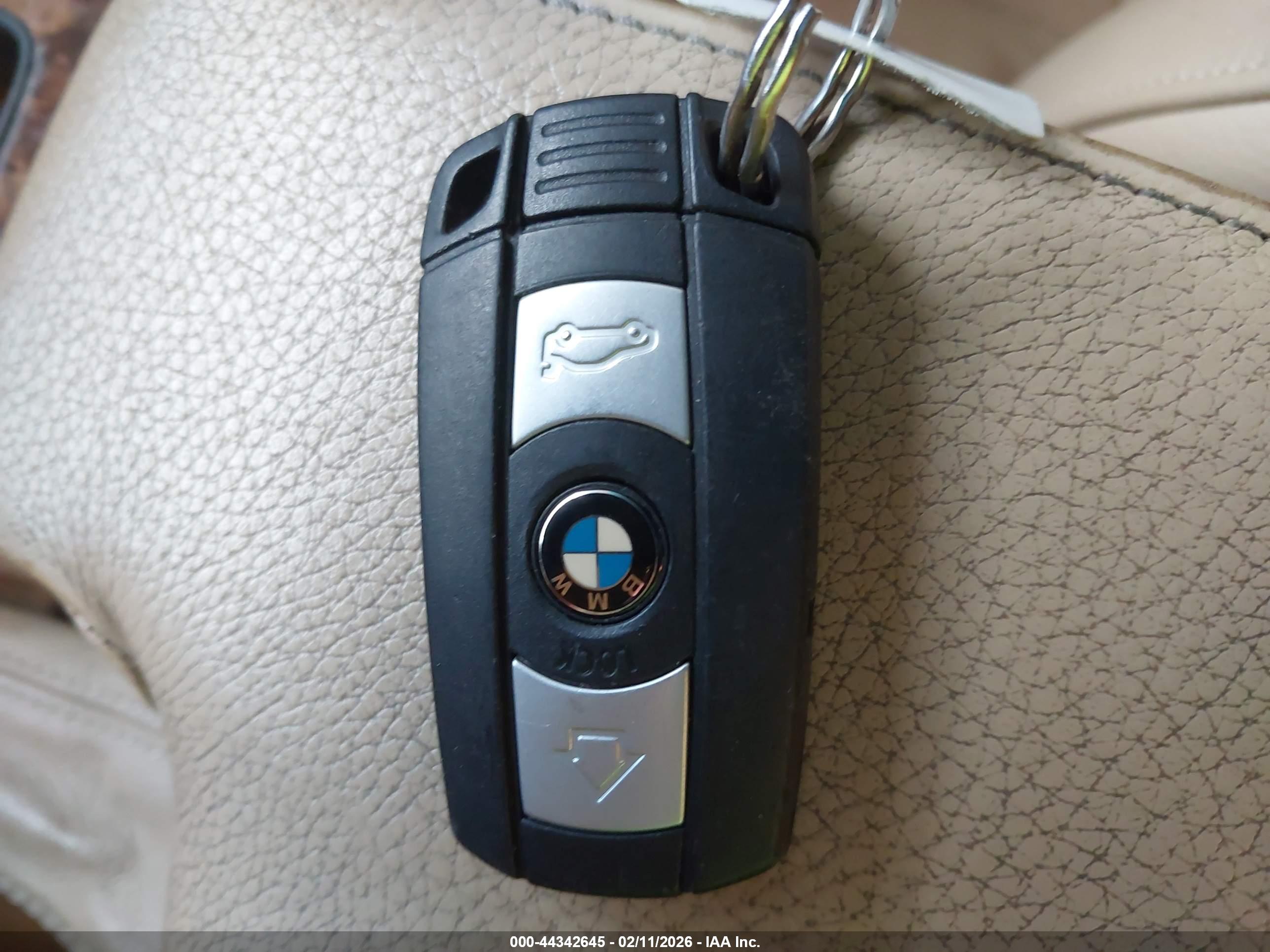 BMW 328XI image 11