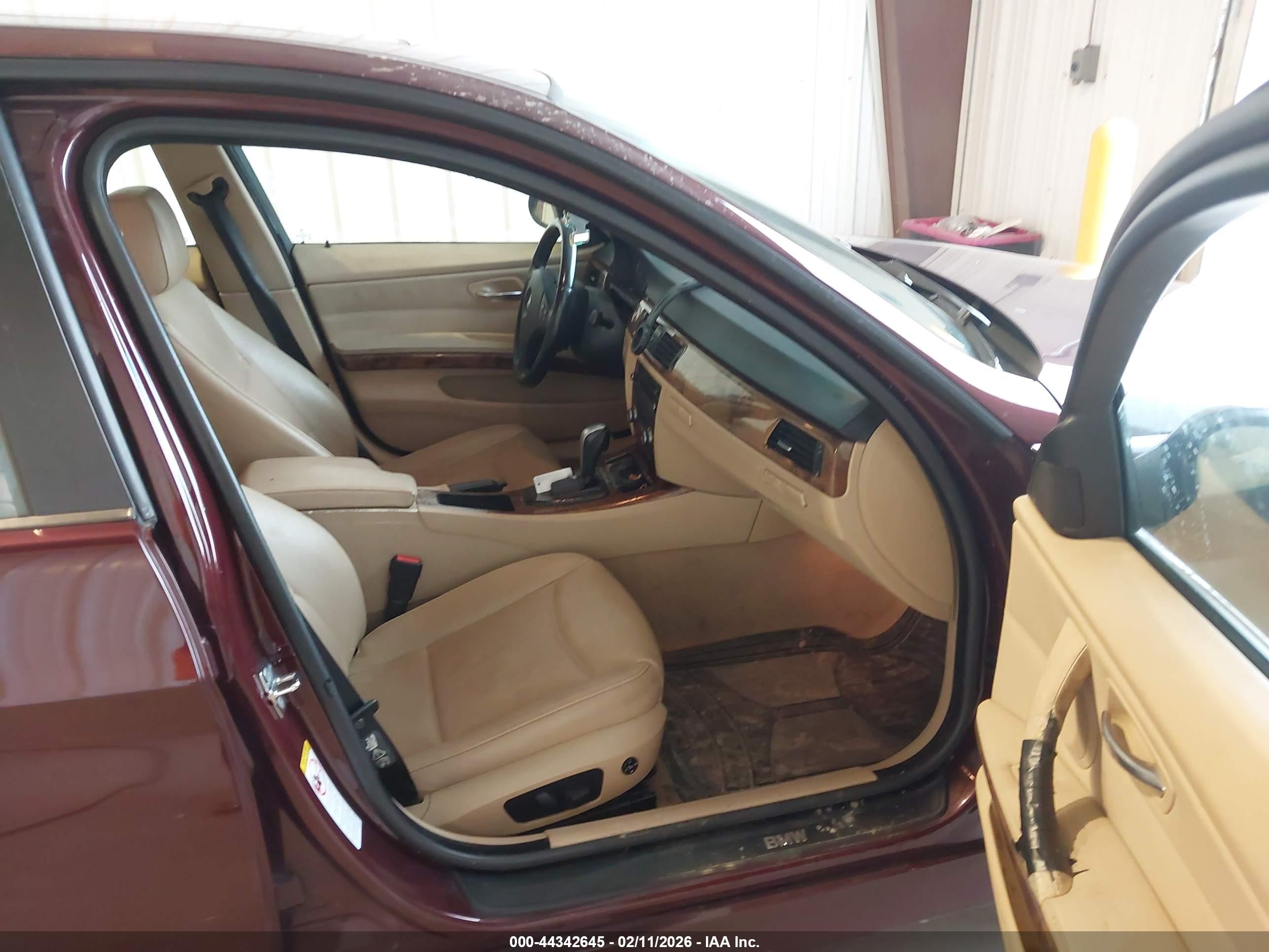 BMW 328XI image 5