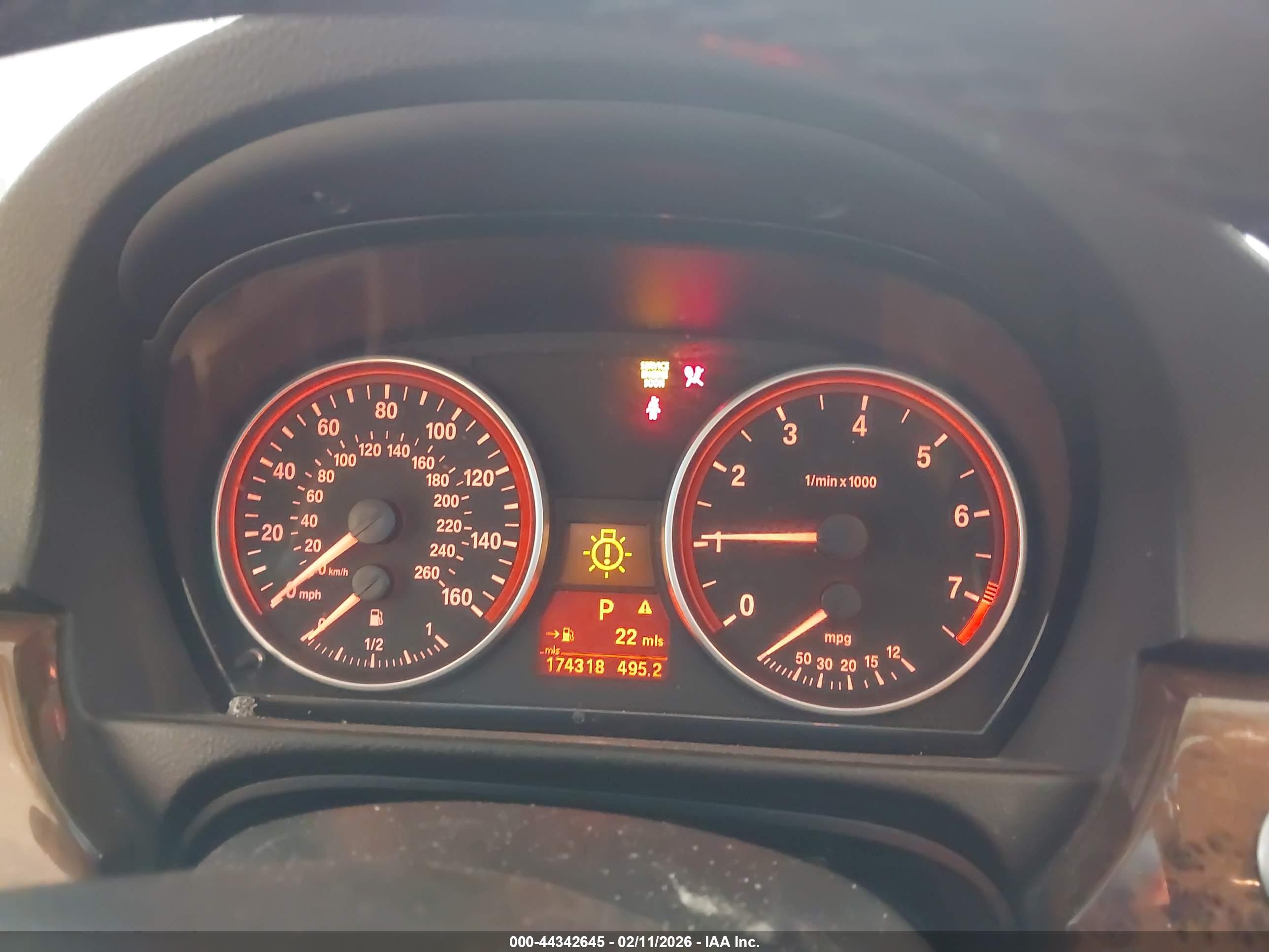 BMW 328XI image 7