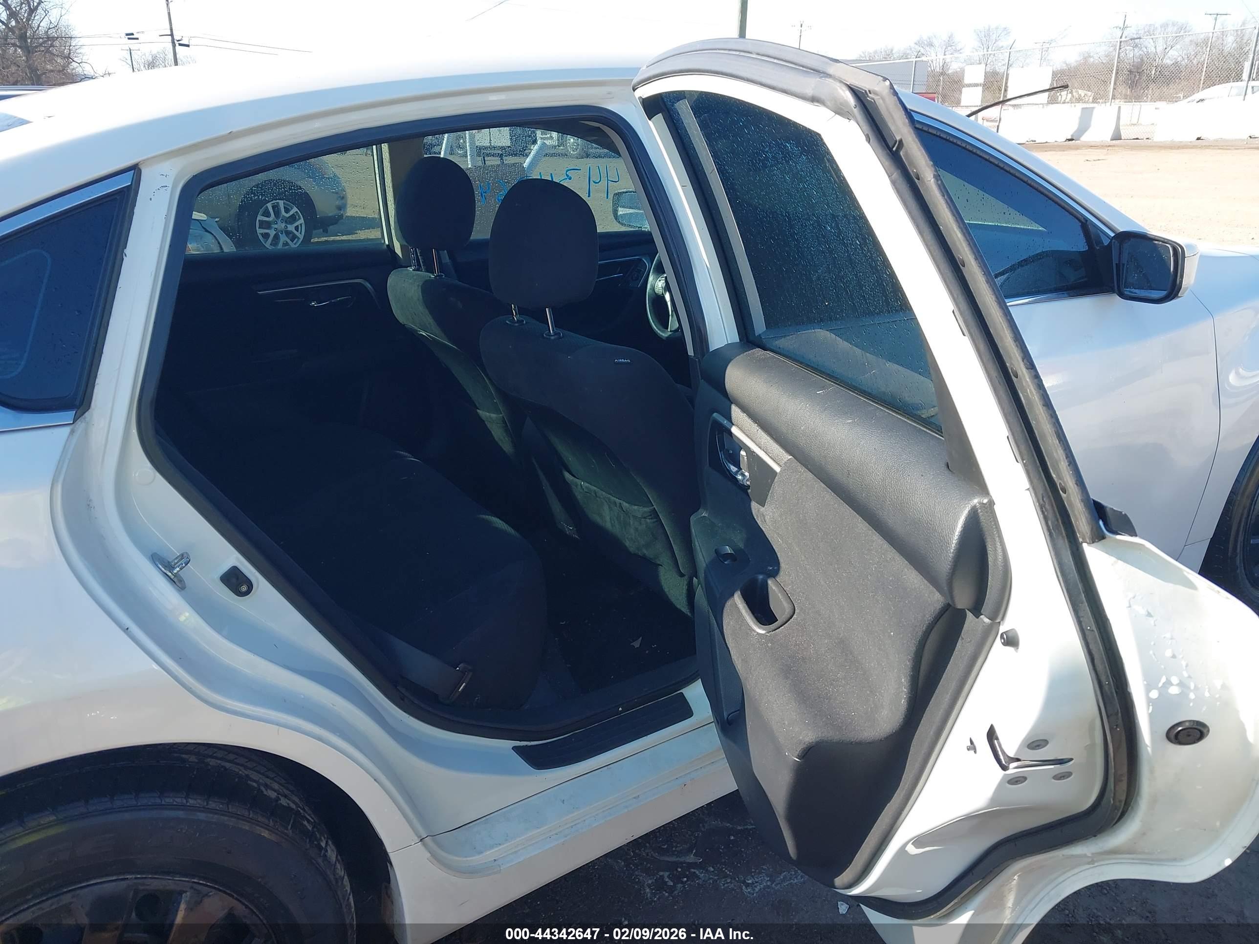 NISSAN ALTIMA image 8