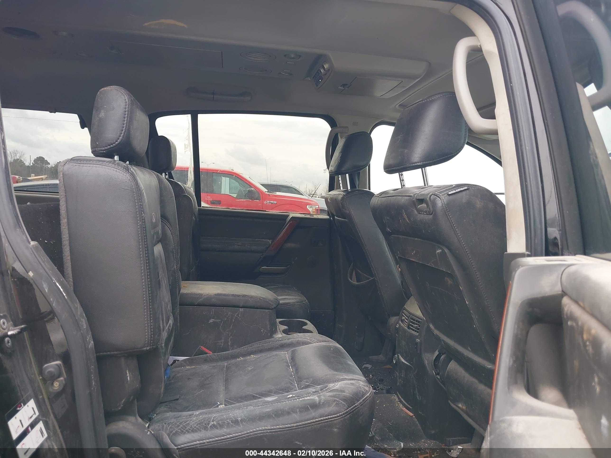 INFINITI QX56 image 8