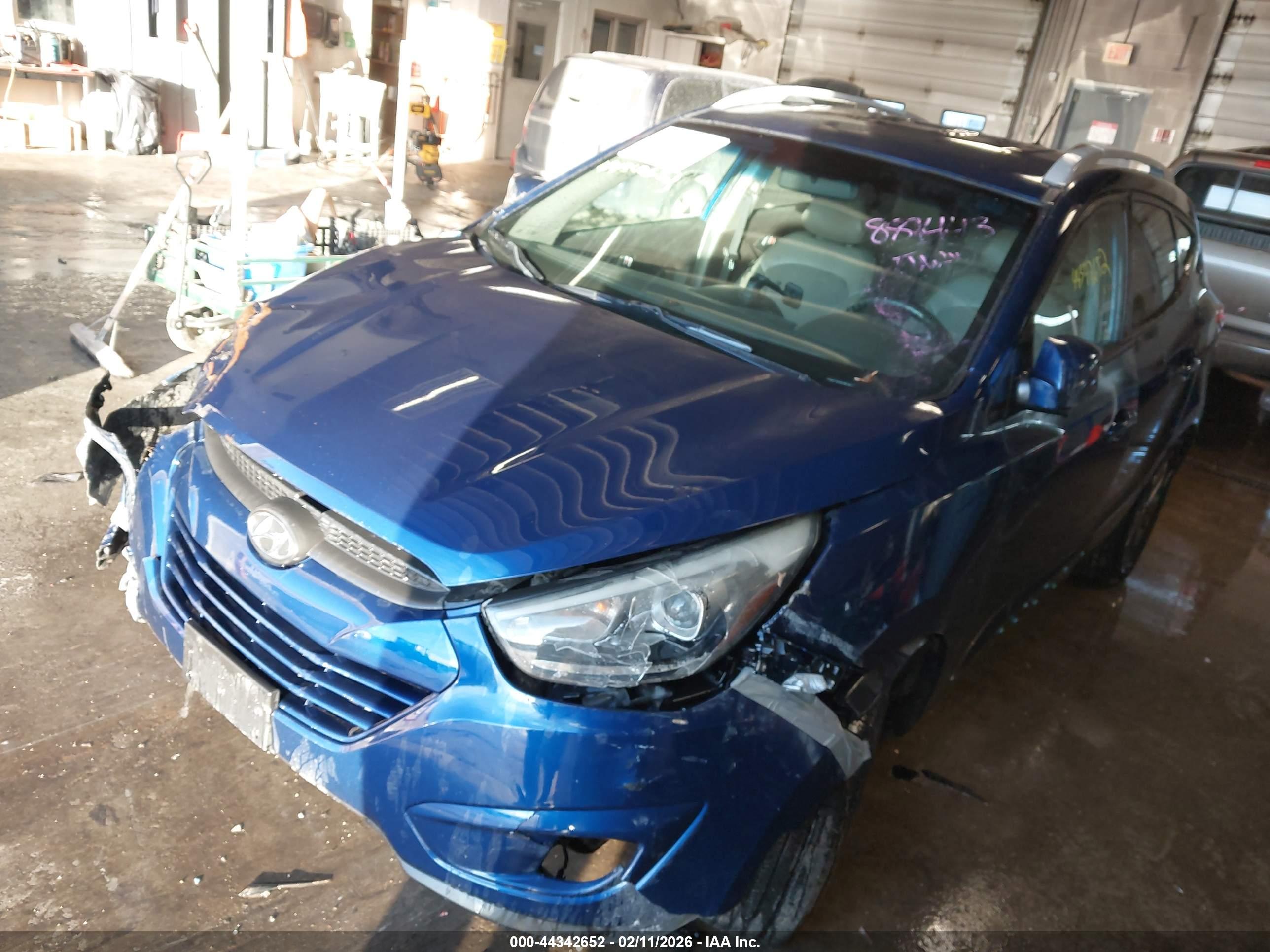 HYUNDAI TUCSON image 2