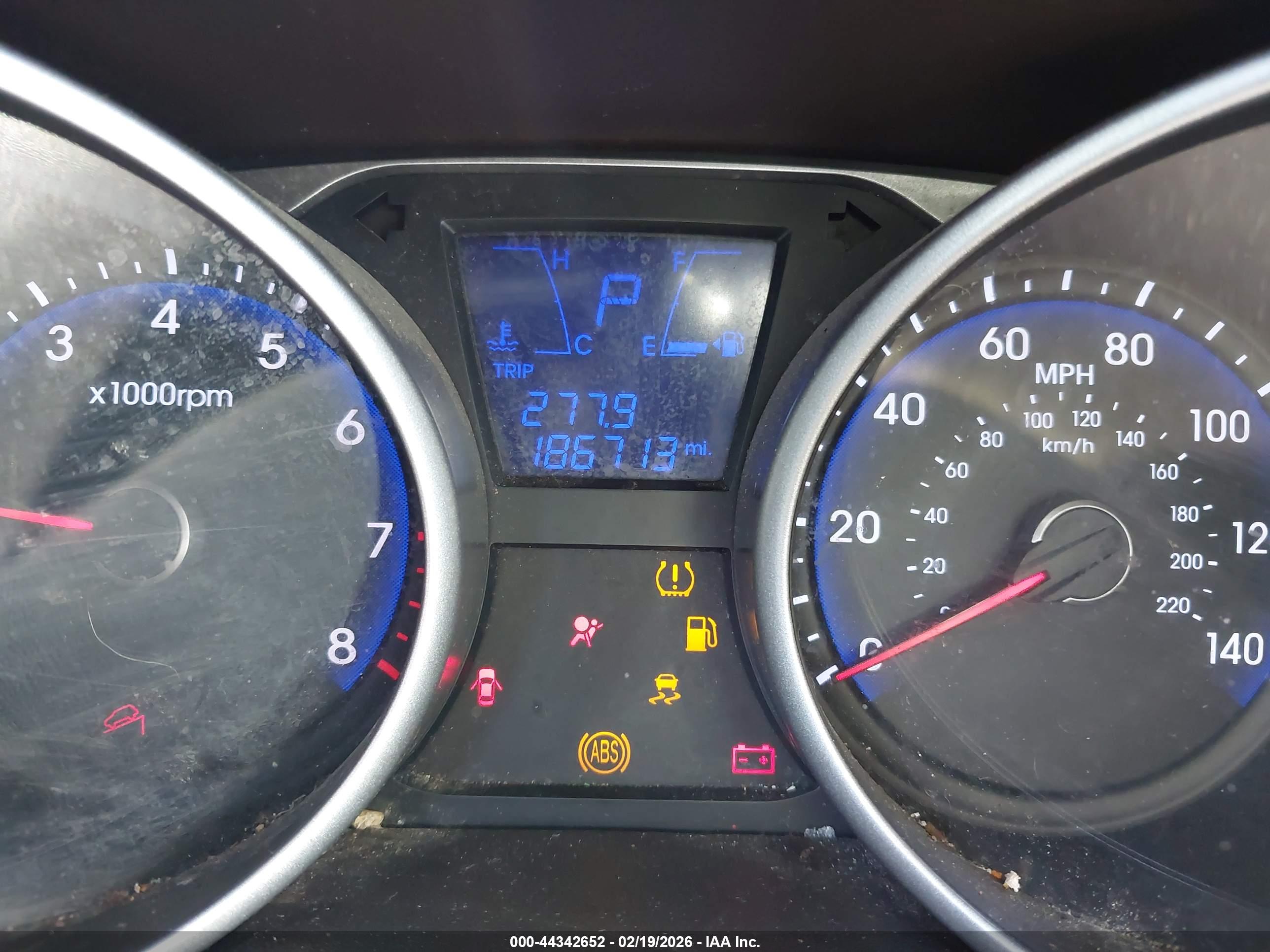 HYUNDAI TUCSON image 7