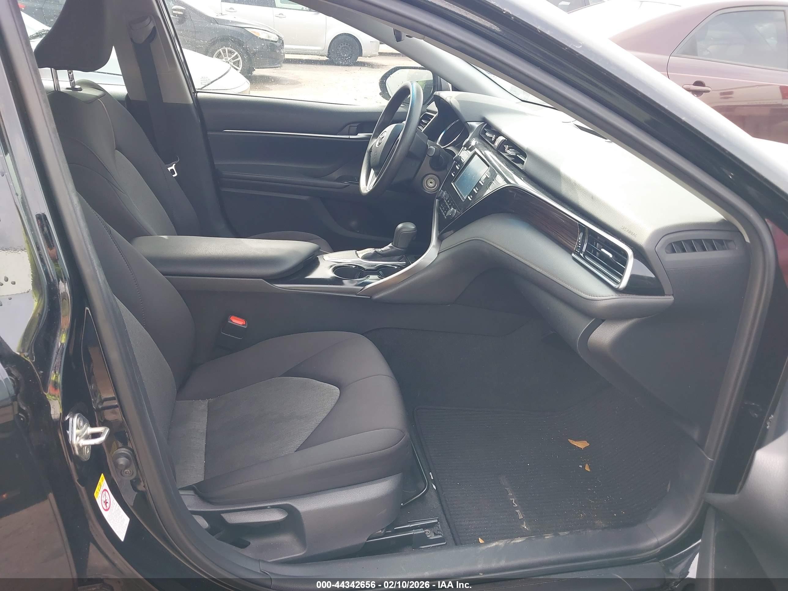 TOYOTA CAMRY image 5