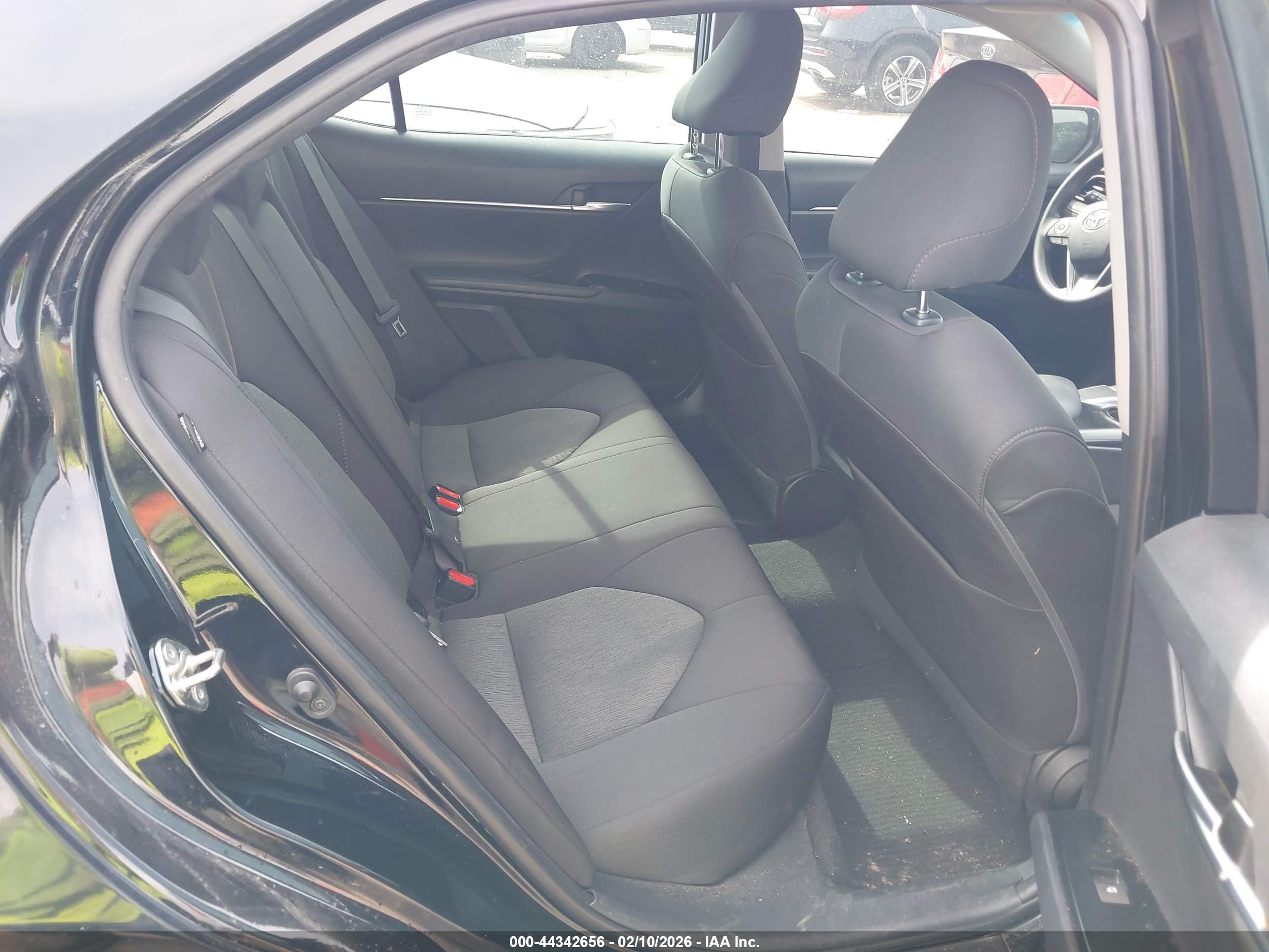 TOYOTA CAMRY image 8