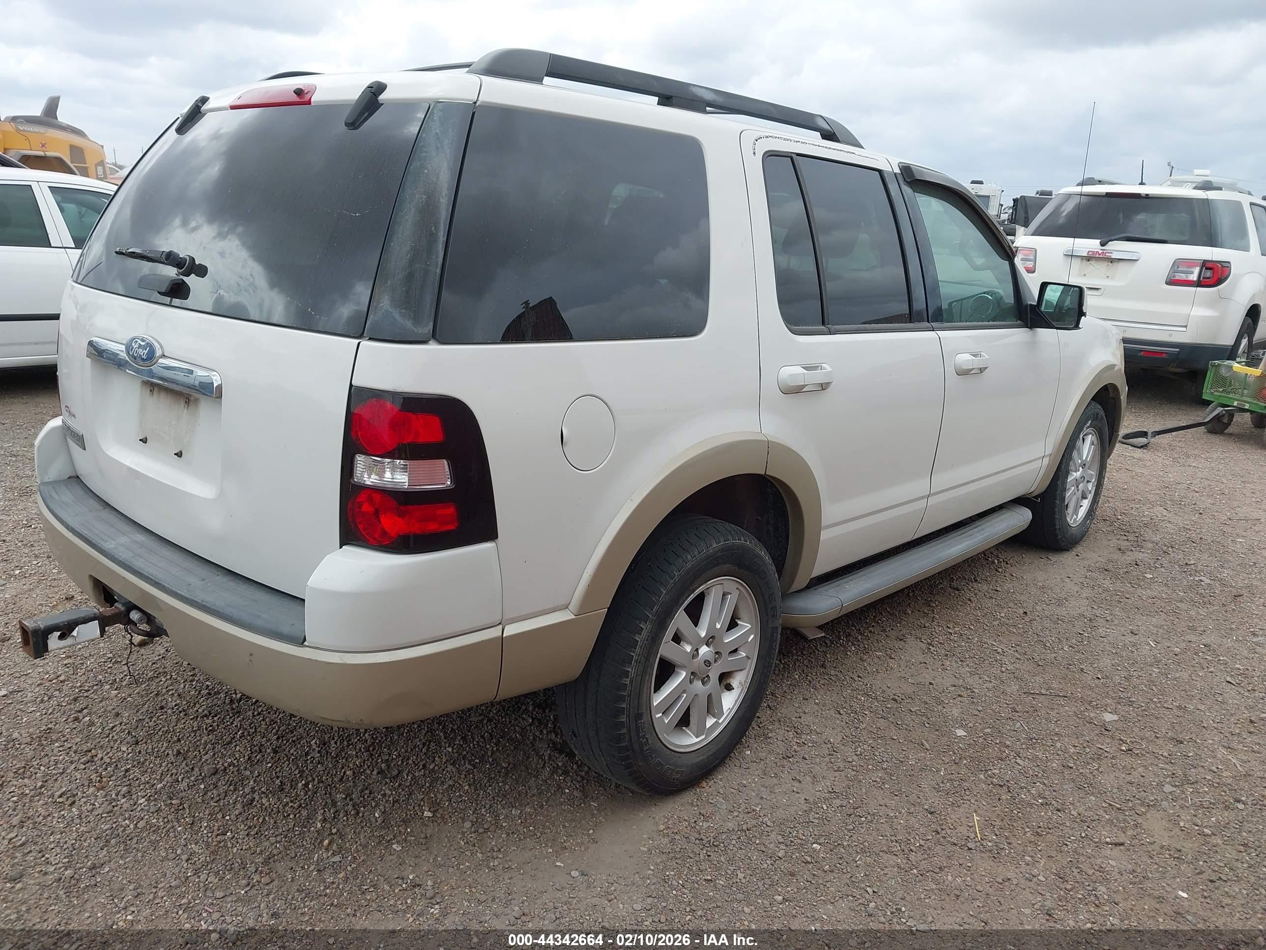 FORD EXPLORER image 4